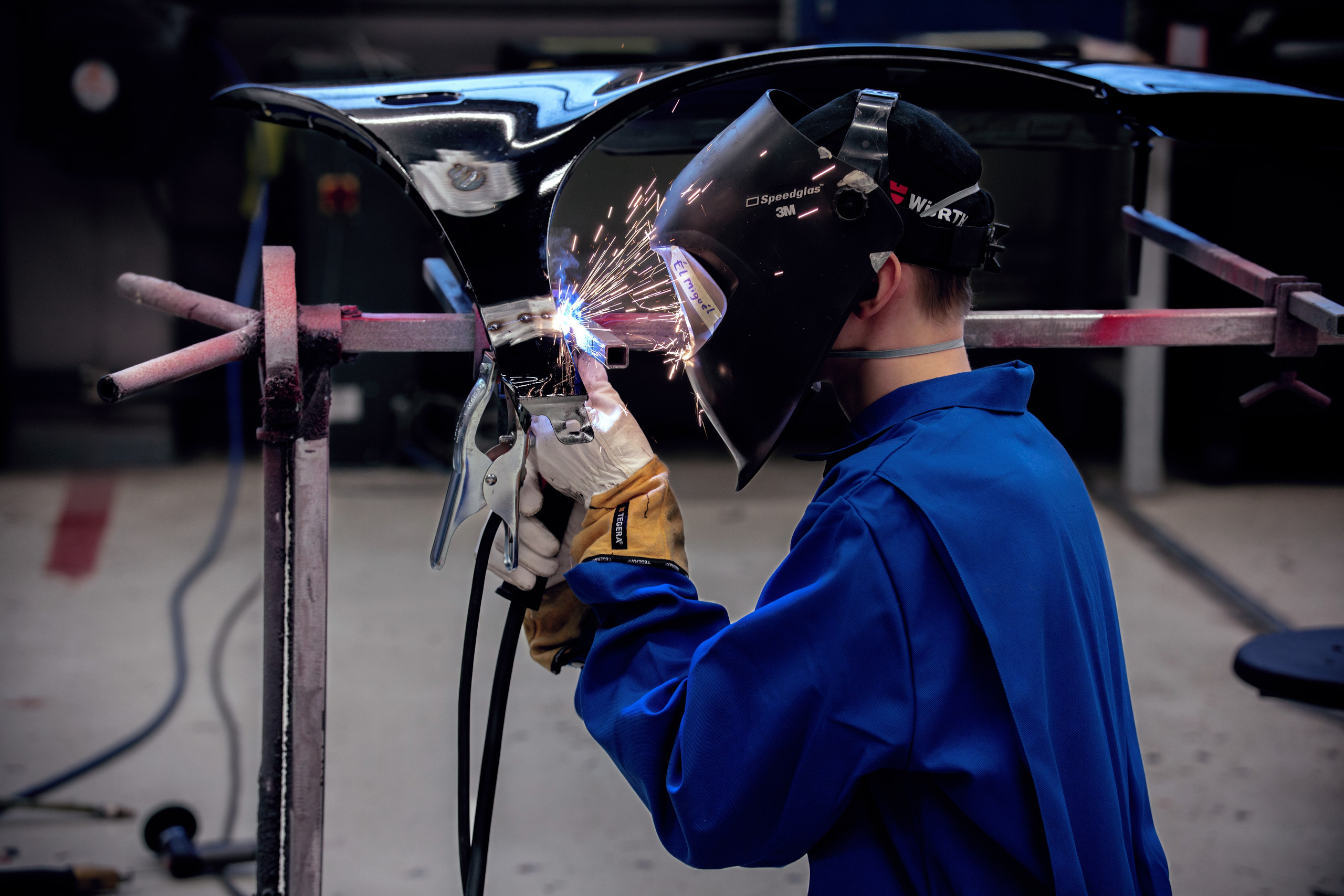 Ремонт автомобилей. Екатерина Мансур Портретный фотограф в Финляндии (Хельсинки и Уусима)