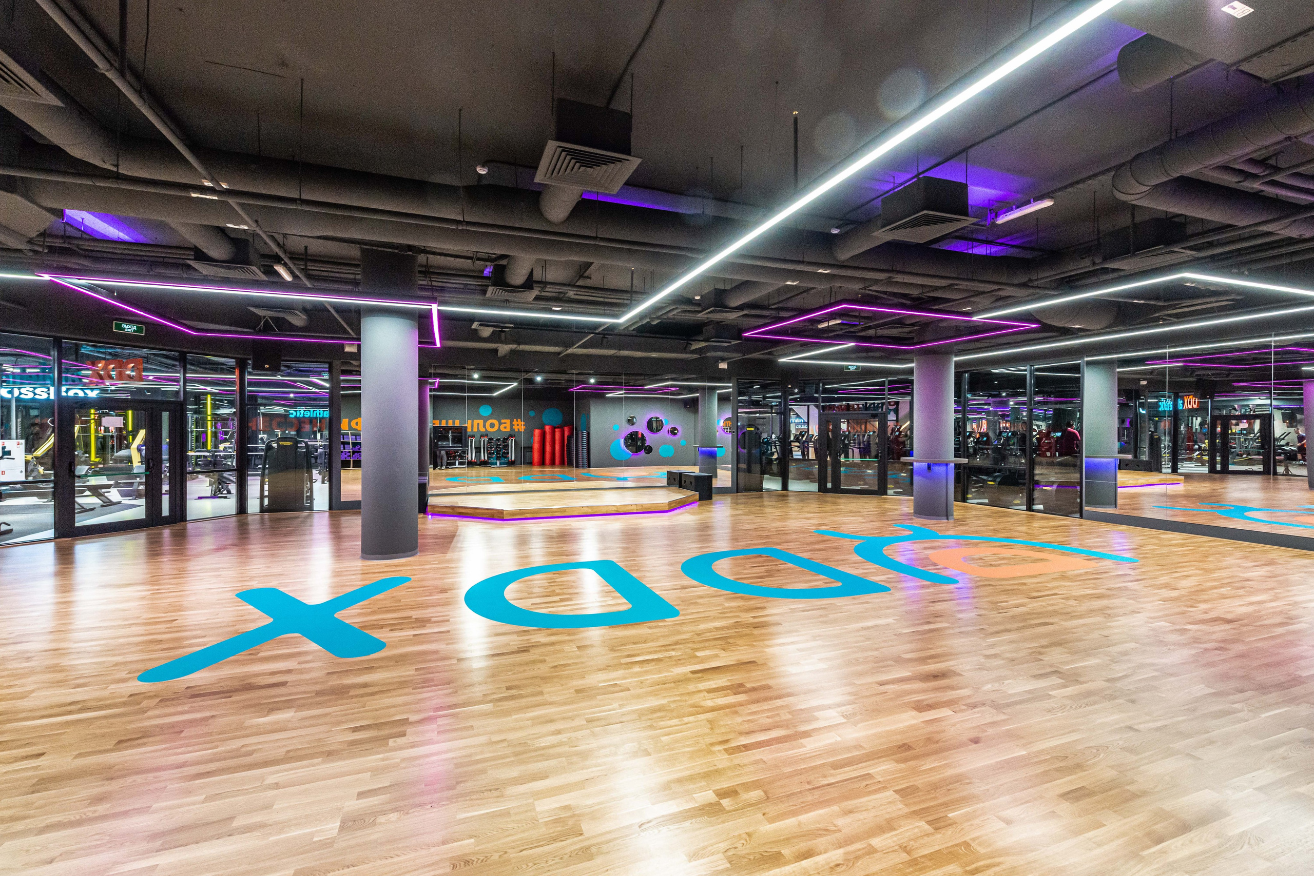 Фитнес-клуб DDX Fitness на ул. Лескова. ФОТОГРАФ МЕКСИКА КИНТАНА-РОО