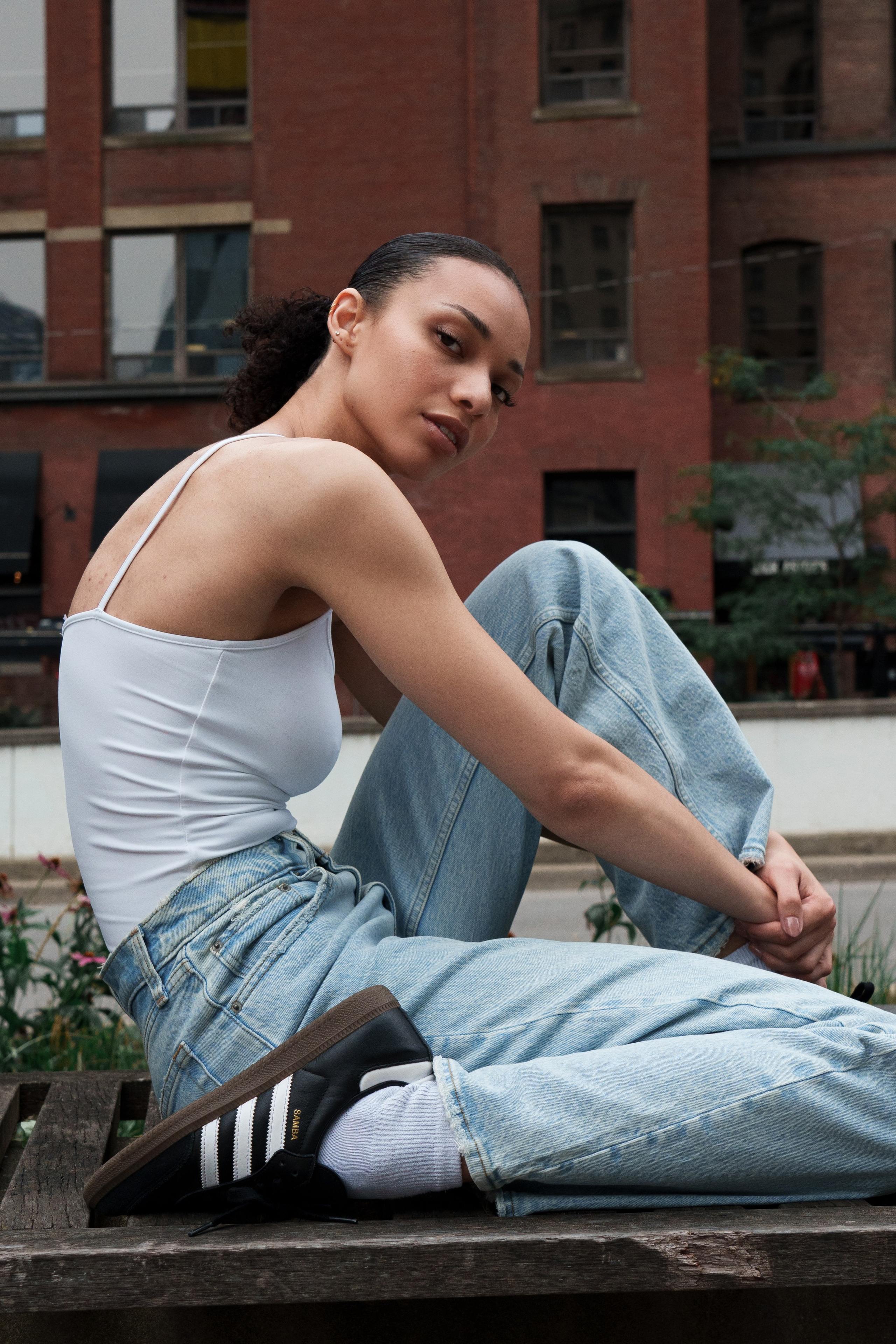 Fashion and Commercial. Production Services NV Visual