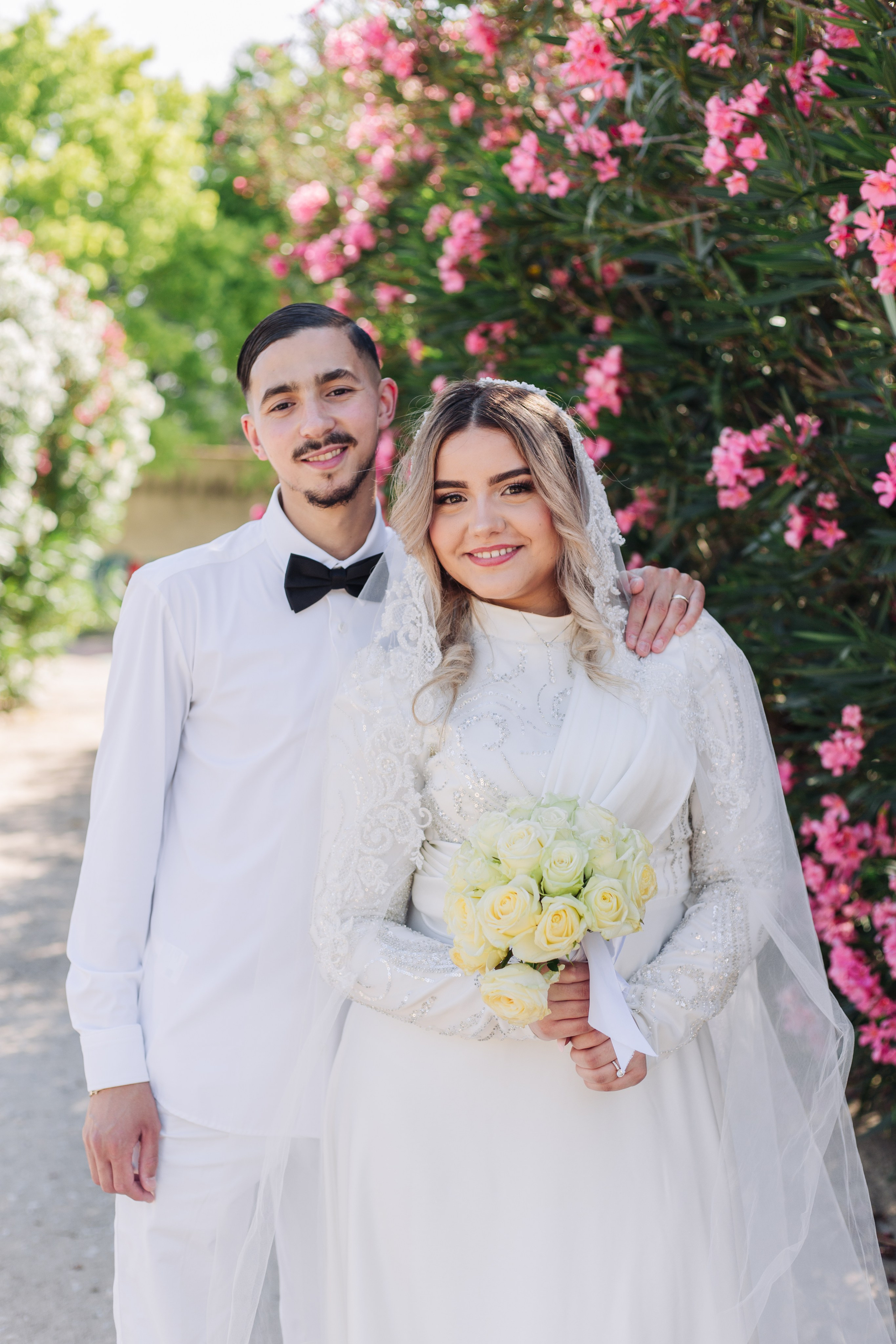 Yassine et Sahra. Studio photo « Partage ton bonheur » – Photographe famille près de Châtellerault, Poitiers et Tours