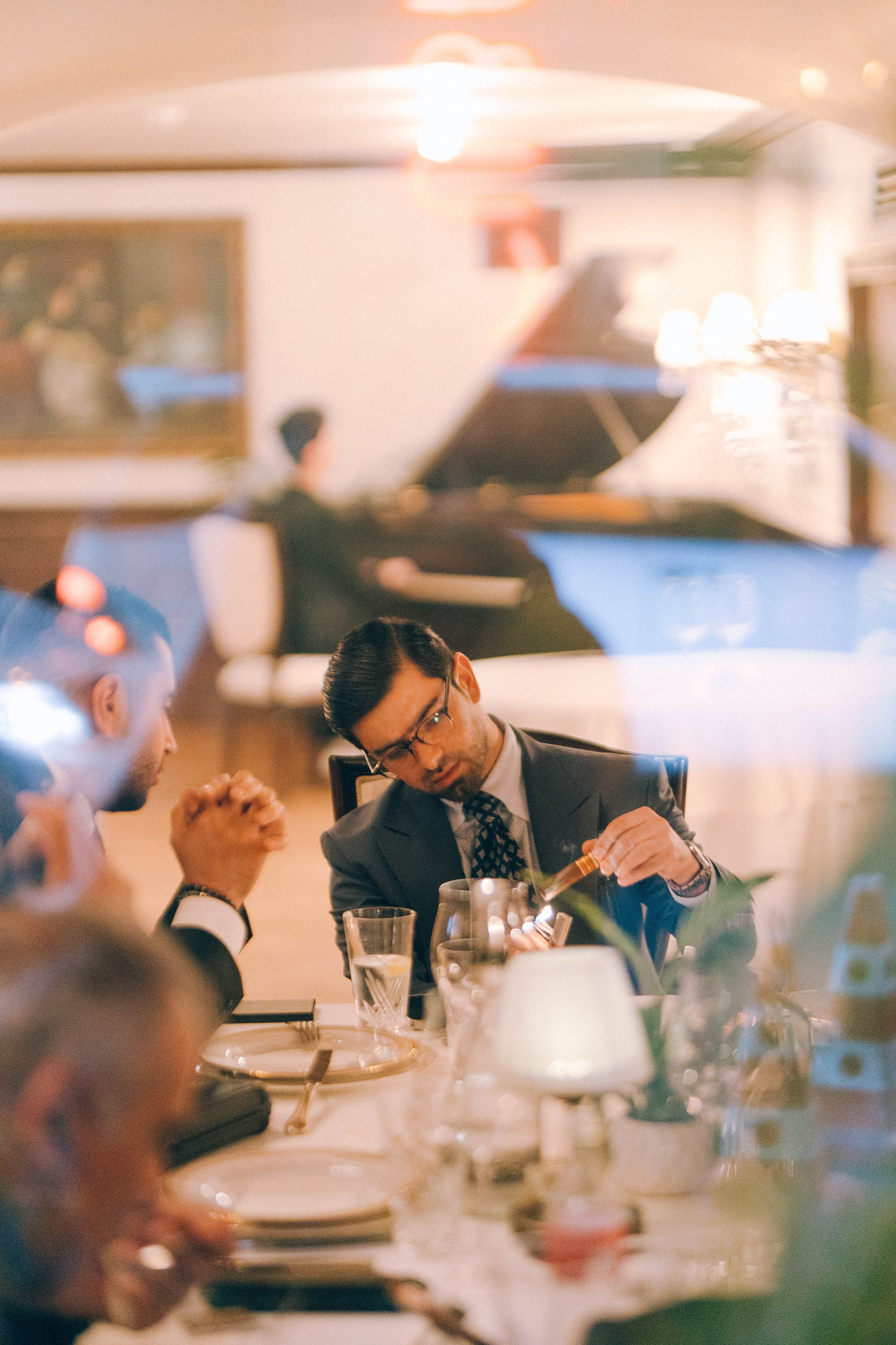 CIGAR CLUB. Wedding&Event photographer Ismail Rzayev in Baku