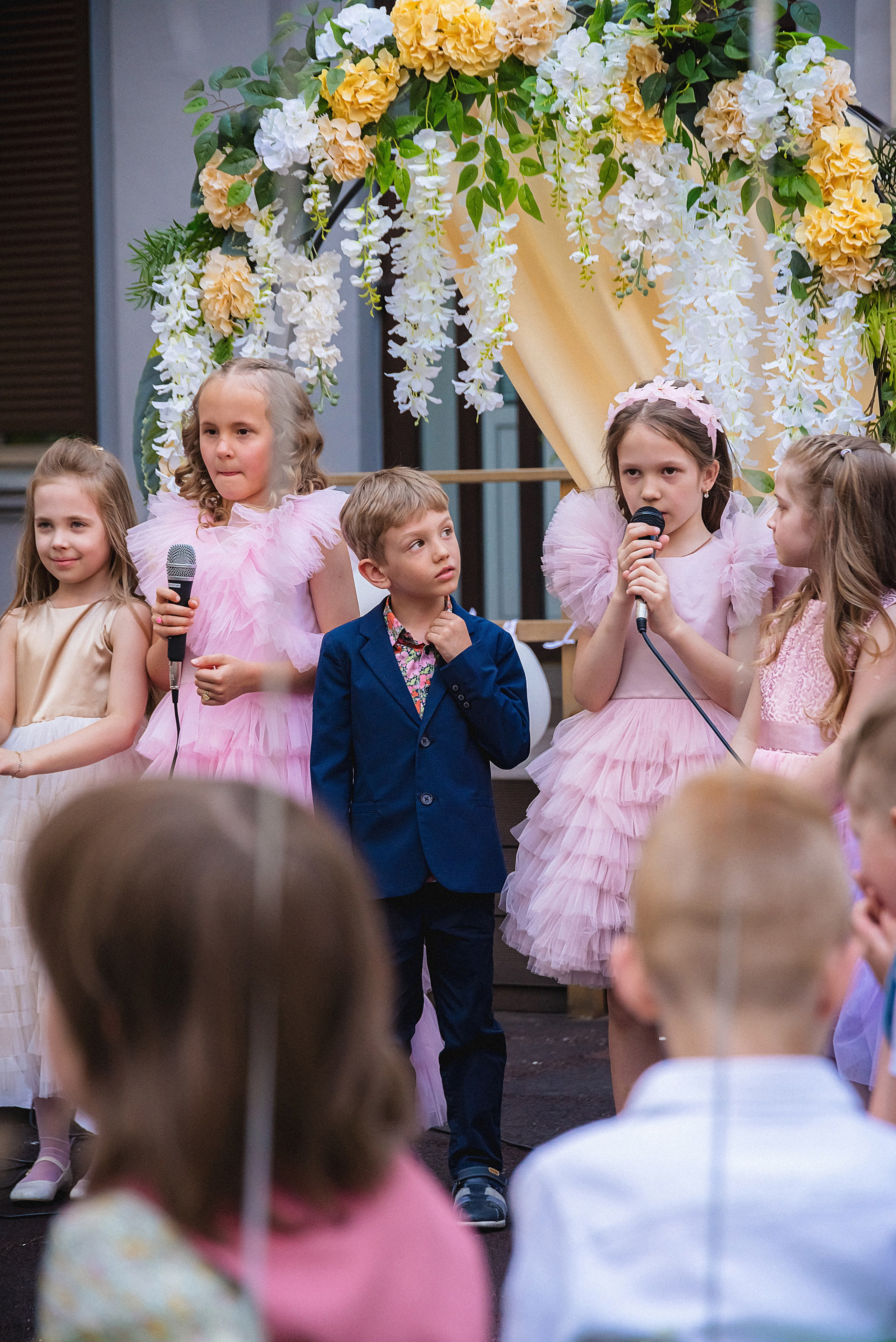 Zīles Skolas Izlaidums. Fotogrāfs Rīgā. Gīmenes, individuālās un dažādu produktu fotosesijas