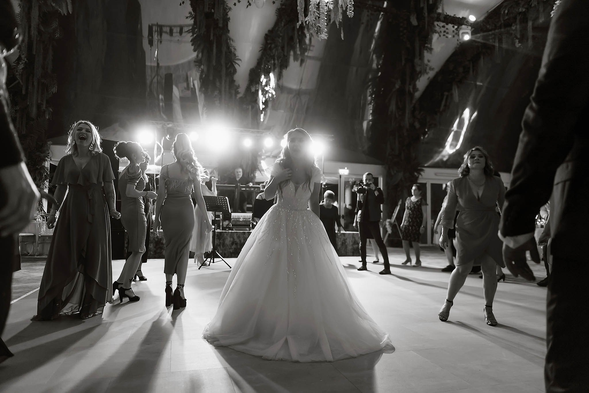 Fotograf nunta Ploiesti ; Fotograf nunta București ; Fotograf Botez Ploiesti, Fotograf Botez Bucuresti, Fotograf eveniment, Nunta, Botez, Corporate, Foto Video Ploiesti, Foto Video Bucuresti