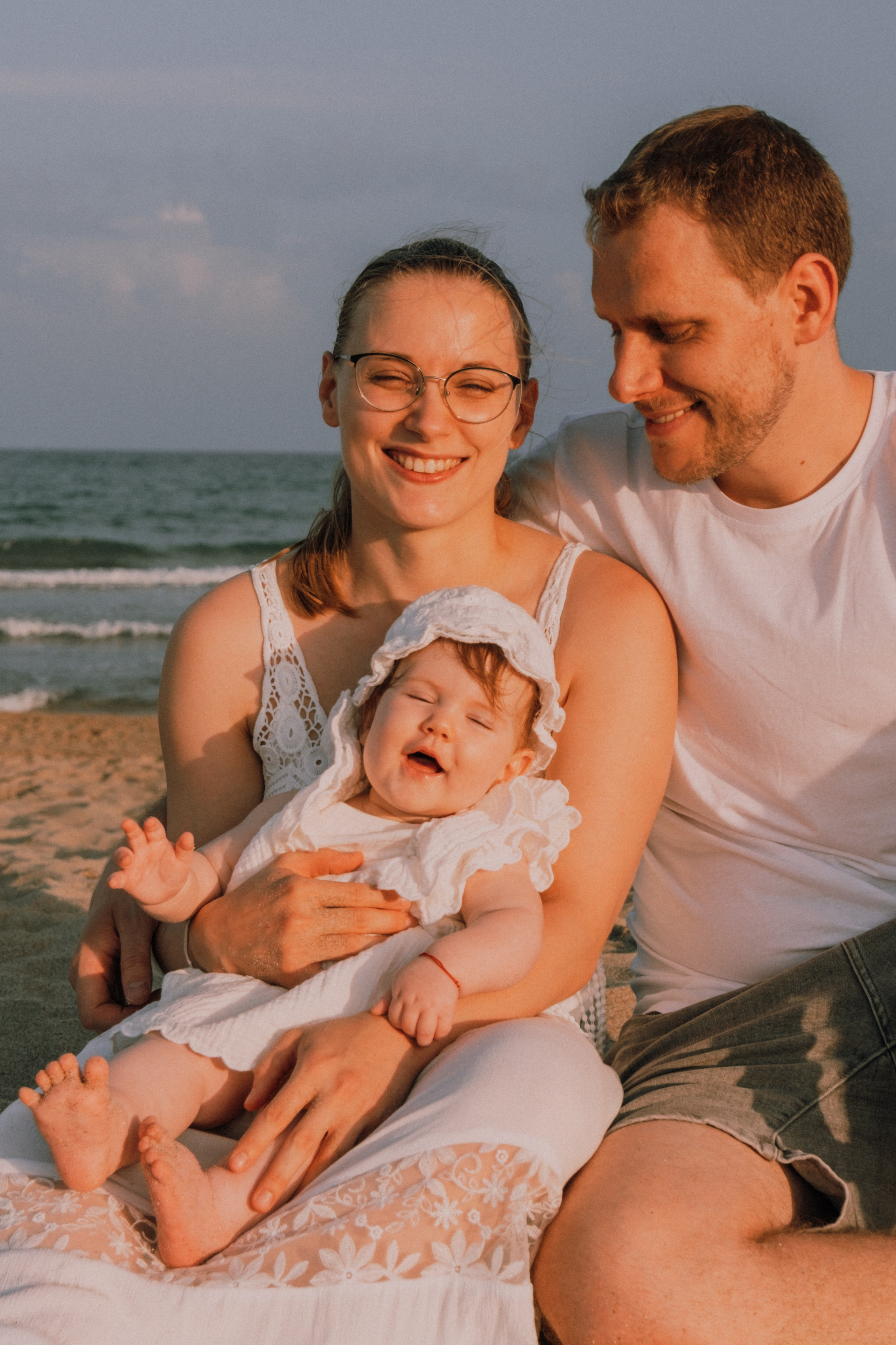 Семейная фотосессия на пляже. Профессиональная фотосъемка в Калафелле — Елена Медведева