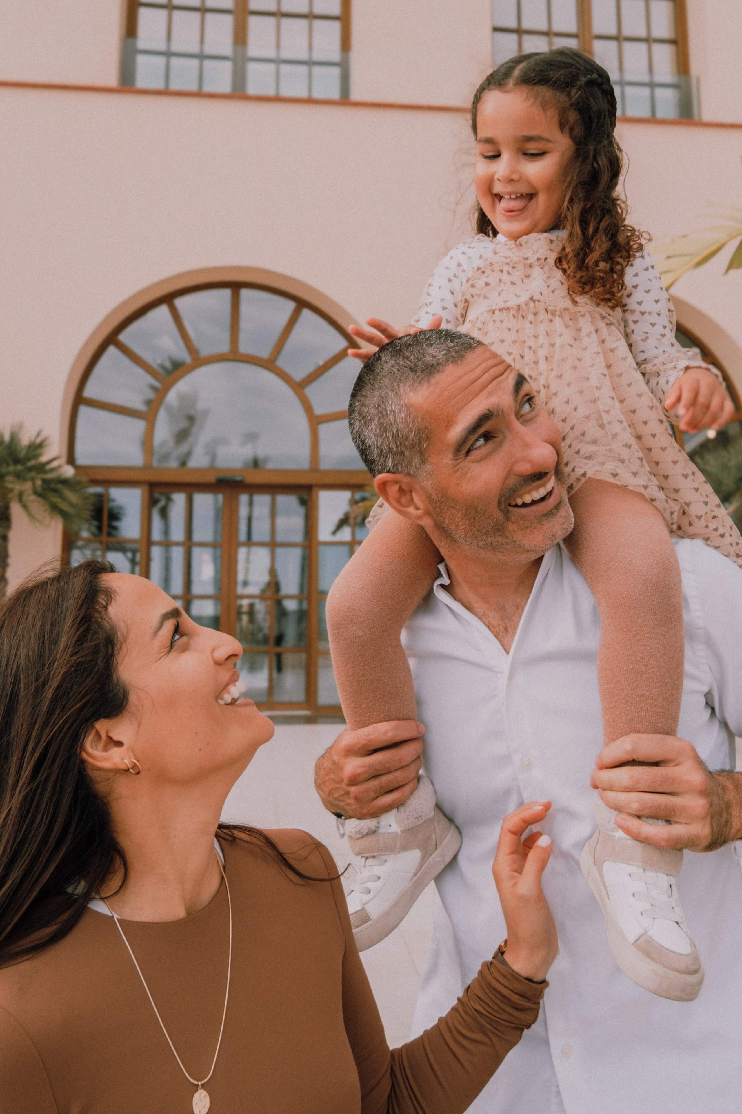 Sesión familiar en la playa. Fotografía profesional en Calafell - Elena Medvedeva