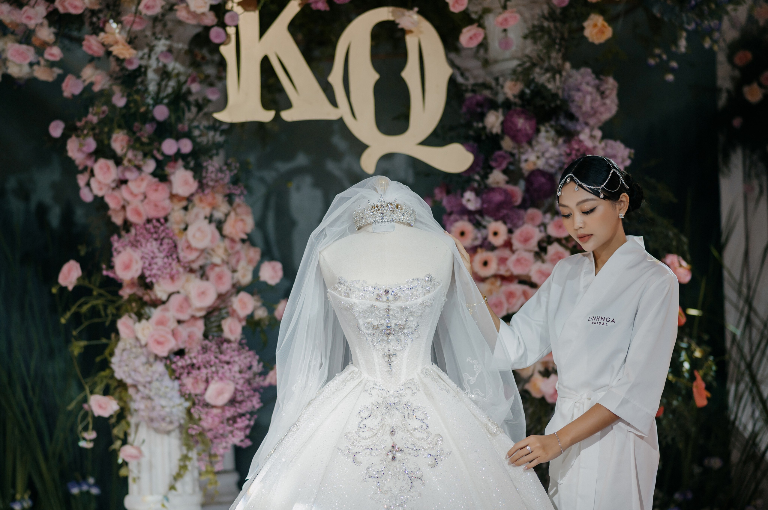 KHANG & QUYEN / Lavela Hotel. Saigon Wedding Present | Art Beyond Moments