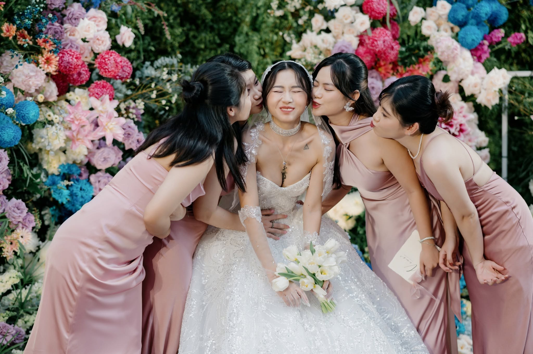 𝐊𝐞𝐥𝐥𝐢𝐞 & 𝐍𝐢𝐤𝐥𝐚𝐬 / Destination Wedding. Saigon Wedding Present | Art Beyond Moments