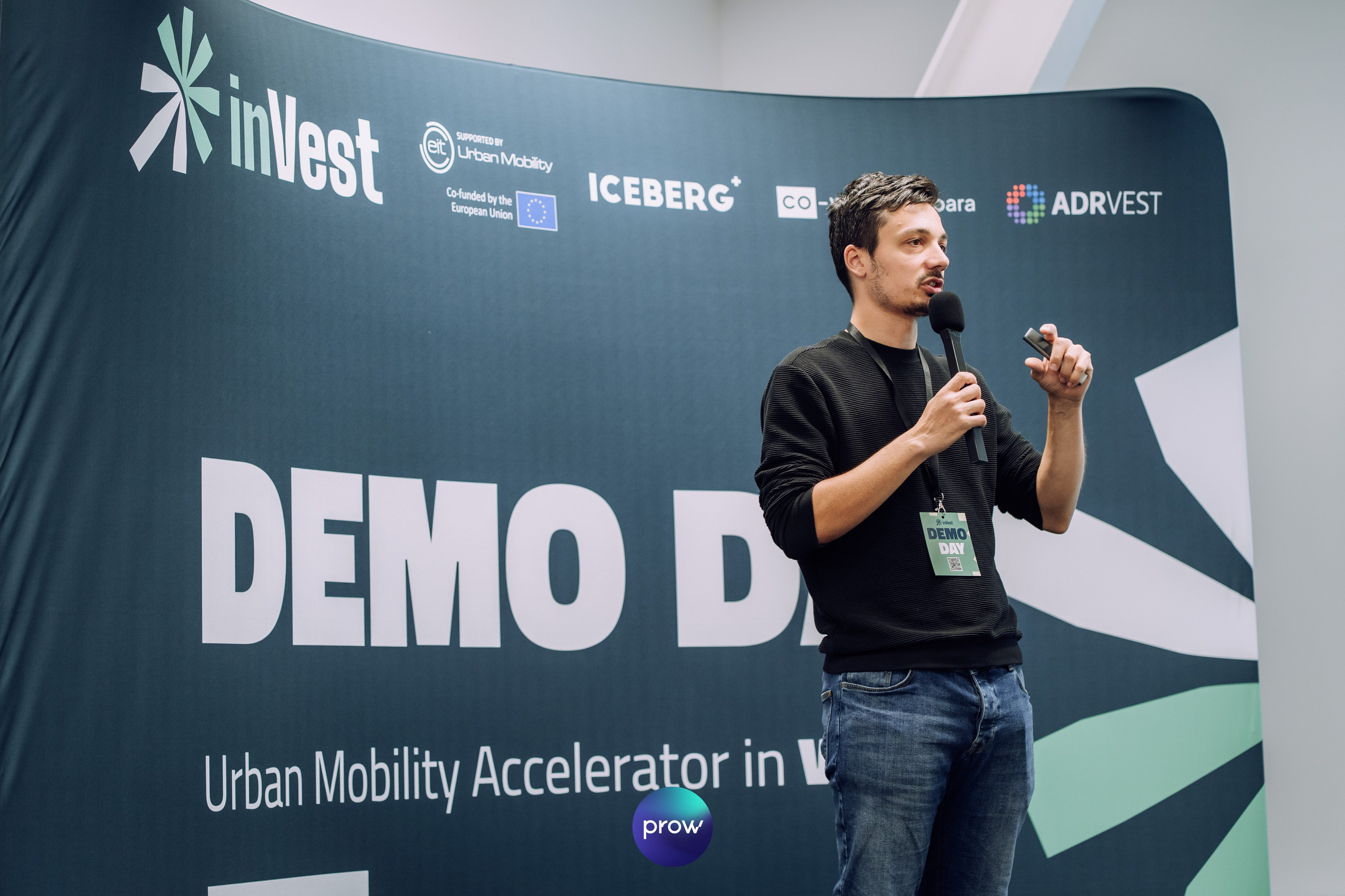 InVest DemoDay @ Cowork. Cozac Cristian Photographer