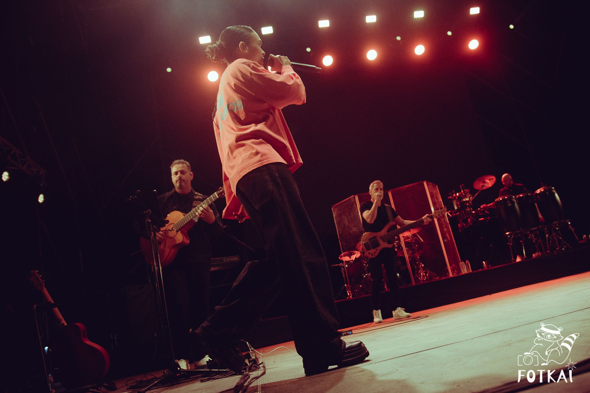 Marta Santos — Fotos del concierto en Alicante 2026: pop flamenco en El Muelle Live | FOTKAI