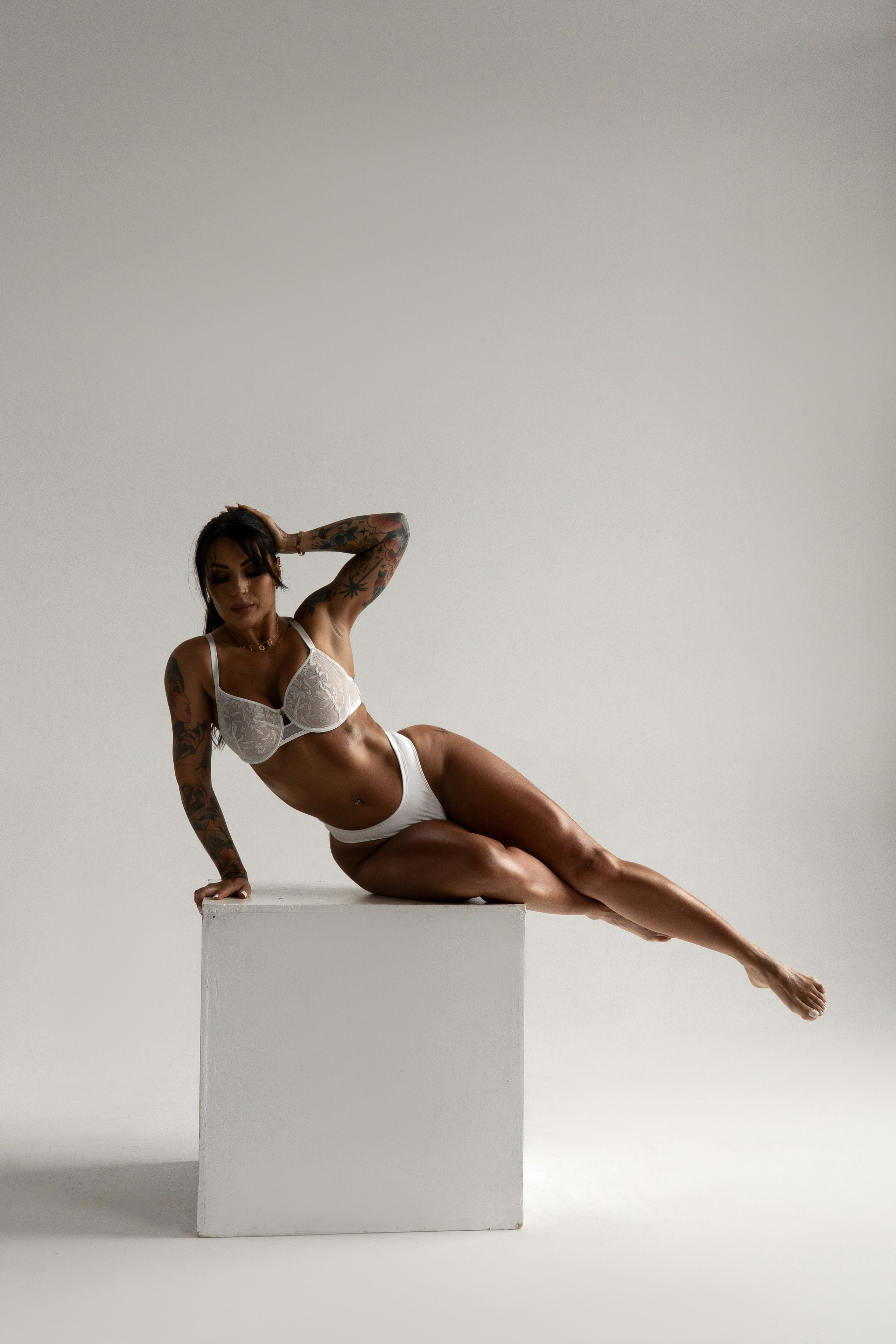 Female Fitness & Body Photographer in London | Zlata JPEG