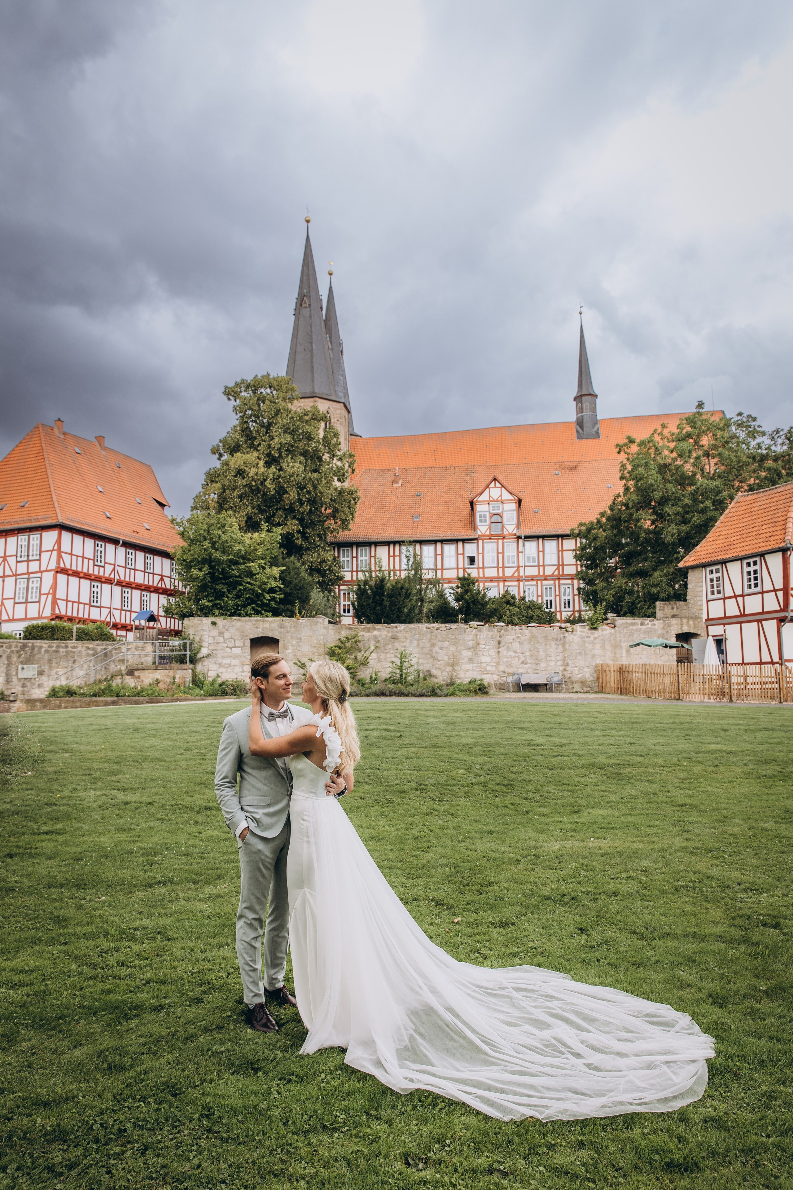 Svetlana and Yann. Hochzeitsgeschichten – Professionelle Hochzeitsfotografie & Videografie in Deutschland, Italien, Spanien und ganz Europa