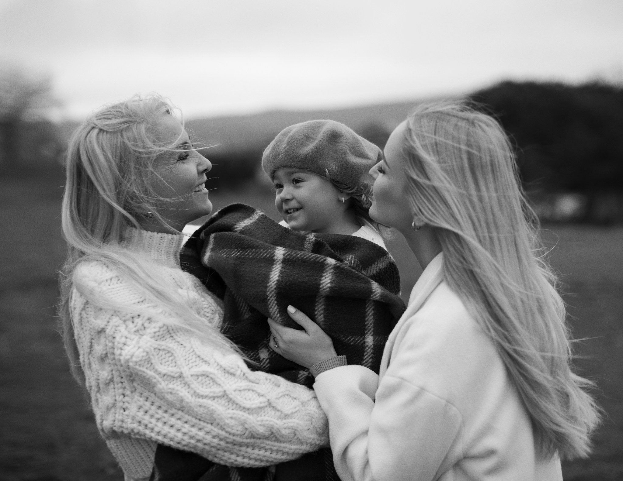 Maternity. Women and maternity photographer in Brussels, Belgium