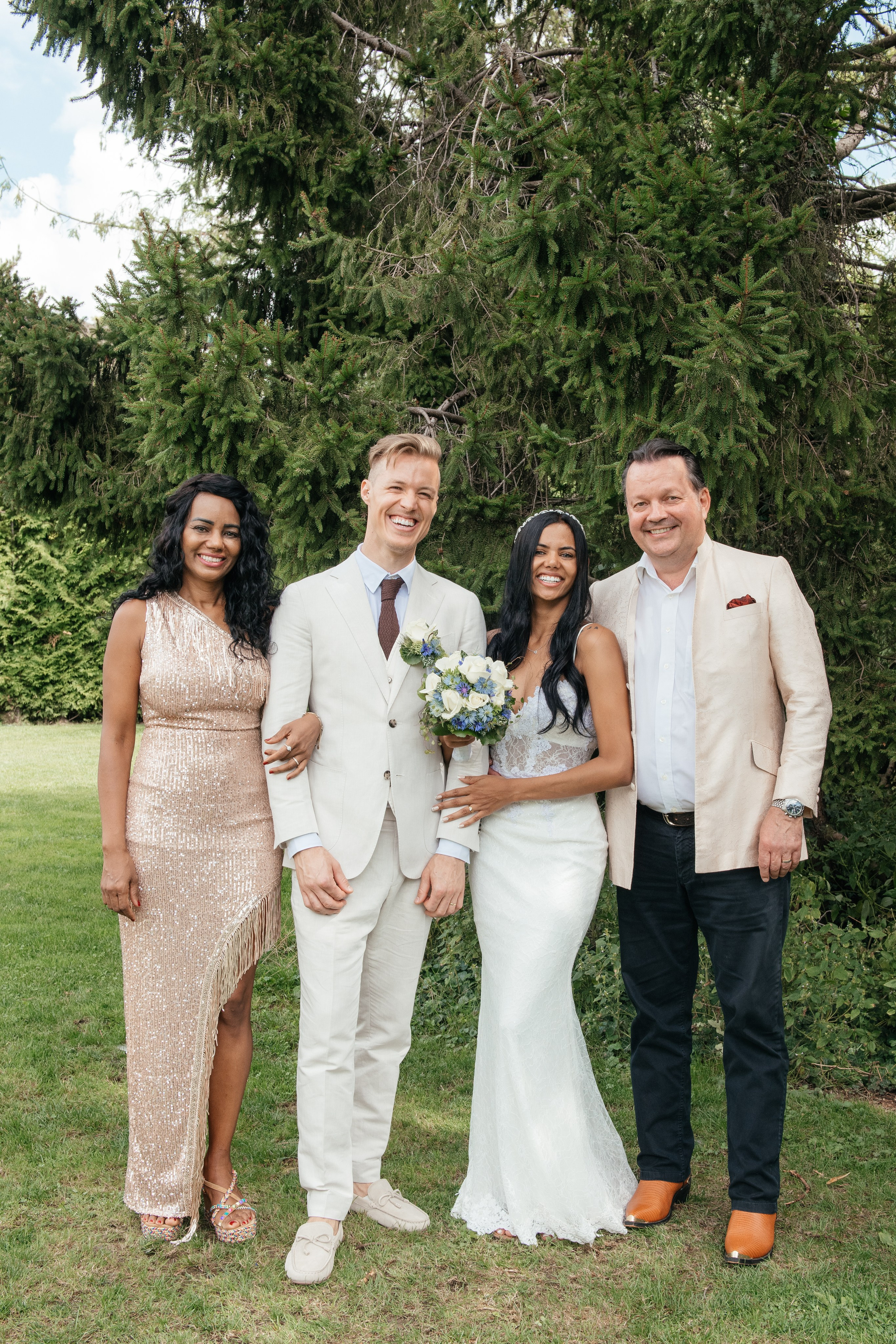 KAIANE & BENJAMIN Meilen, Switzerland. I am Elena Altendorfer. Wedding photographer in Zurich and Switzerland