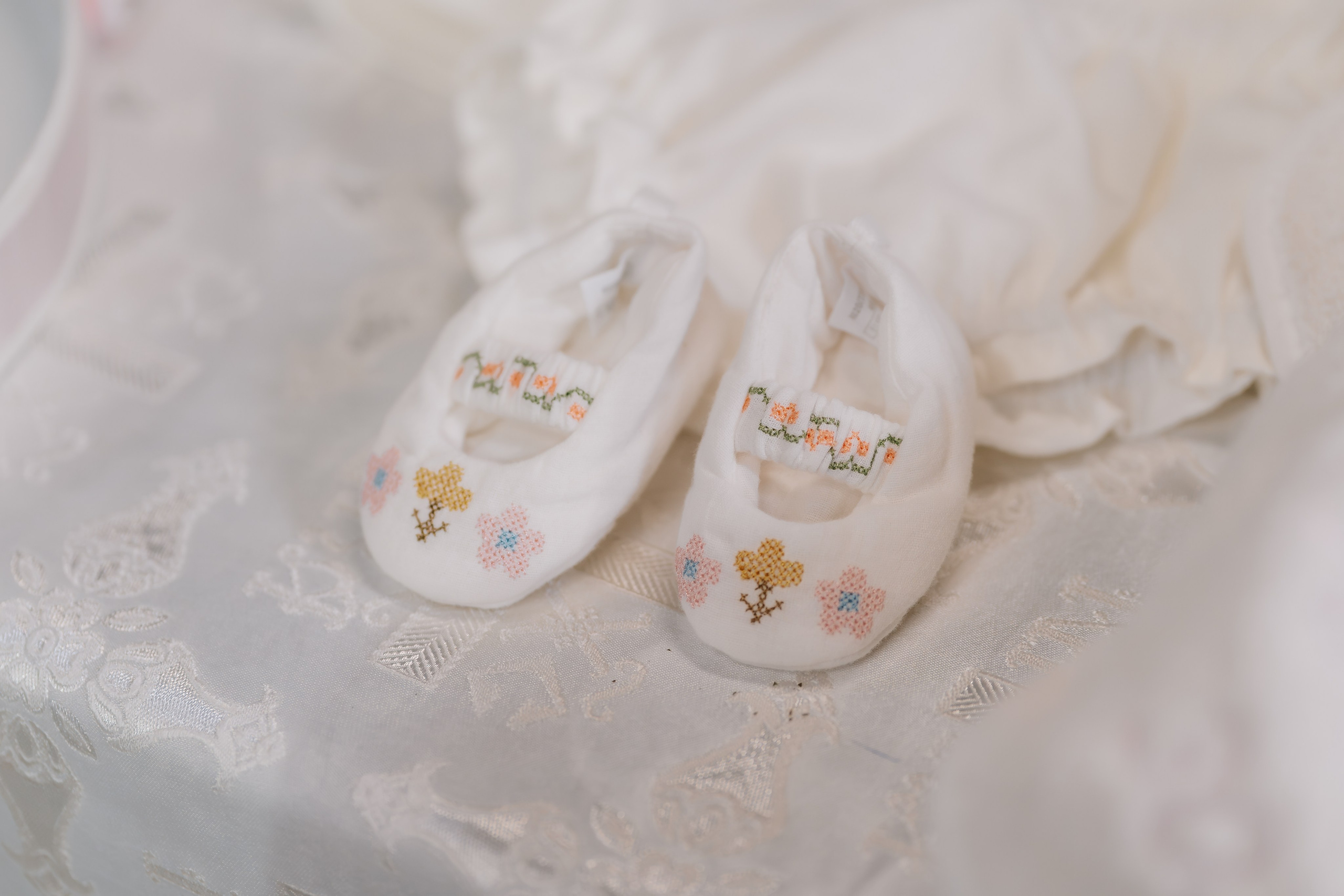 Veronica & Octavian | Wedding & Baptism. Dara Lens