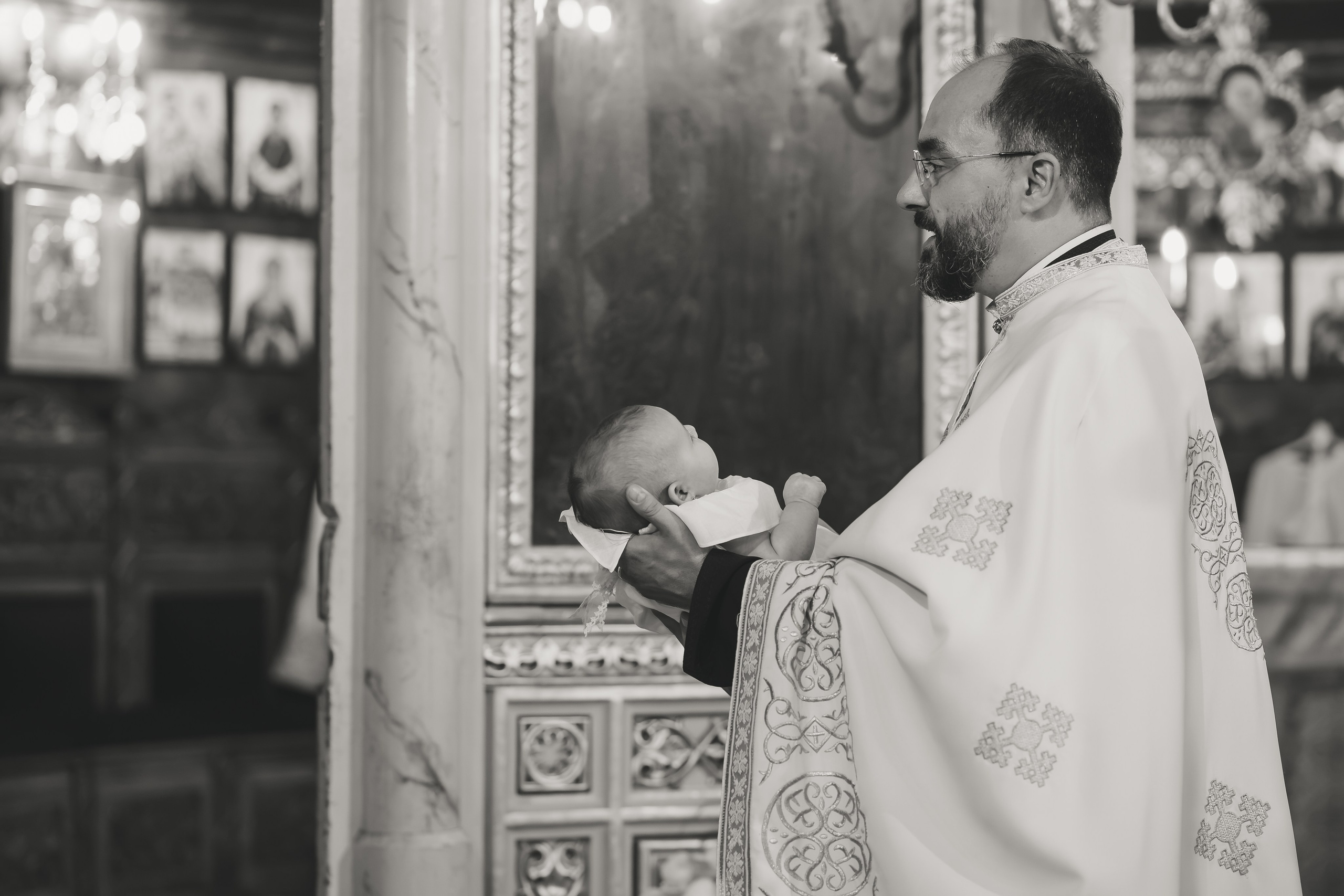 Veronica & Octavian | Wedding & Baptism. Dara Lens