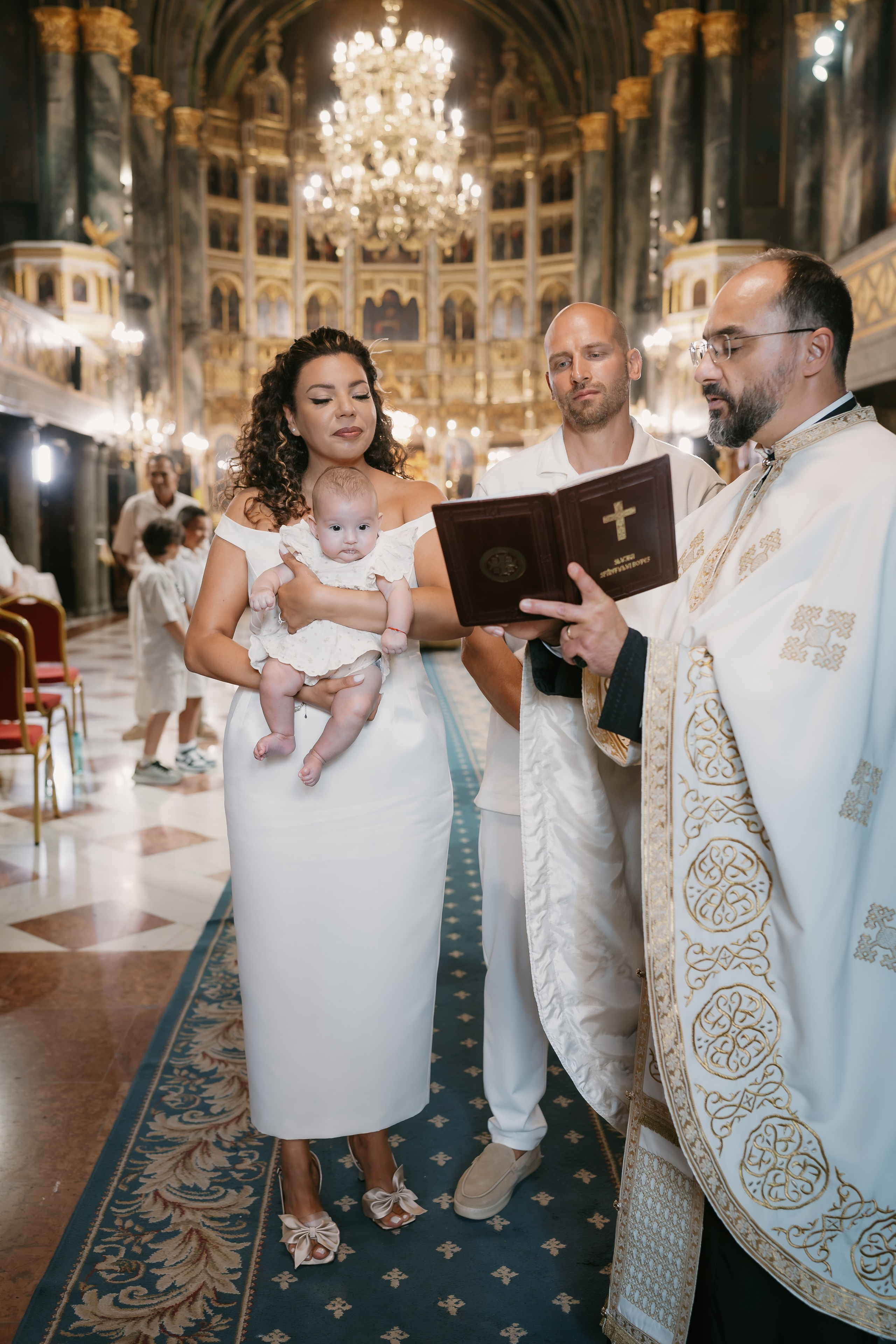 Veronica & Octavian | Wedding & Baptism. Dara Lens