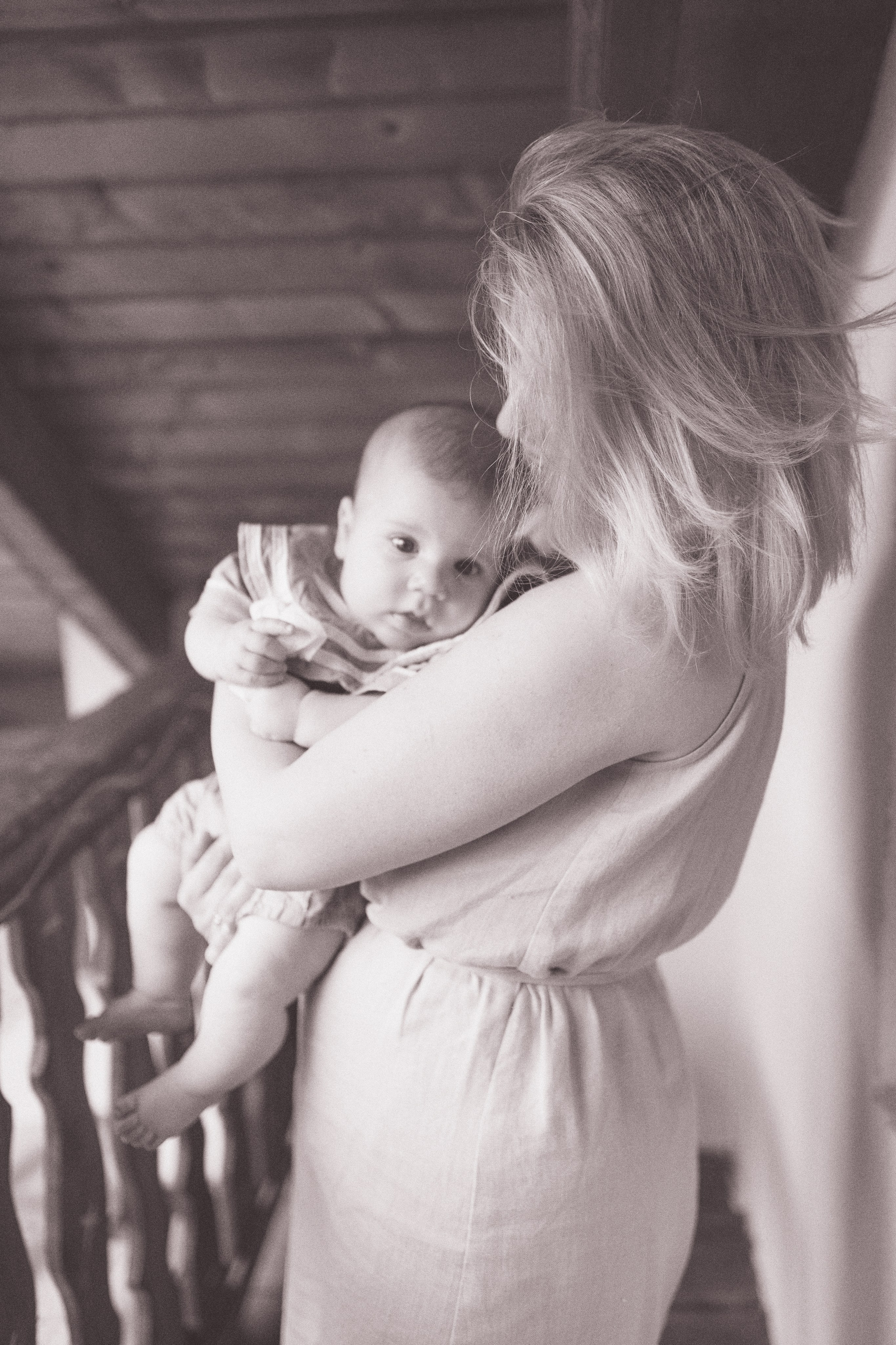 Mother Earth: Proiect de Fotografie Maternitate | Mădălina Beda. Madalina Beda- Artist vizual, fotograf, doula la nastere, consultant babywearing Brasov si in toata tara