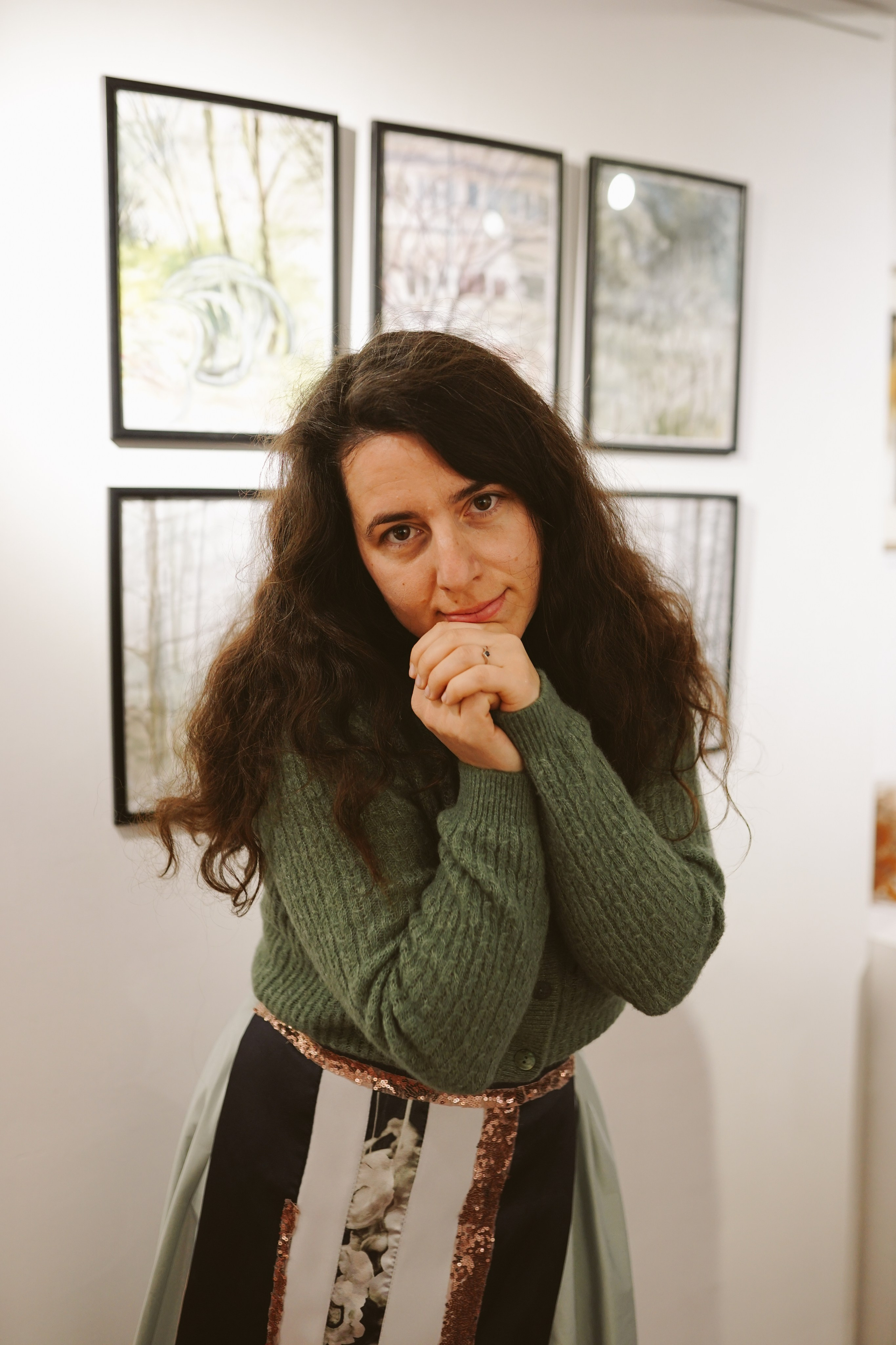 Expoziție Foto Maternitate Brașov | Mădălina Beda. Madalina Beda- Artist vizual, fotograf, doula la nastere, consultant babywearing Brasov si in toata tara