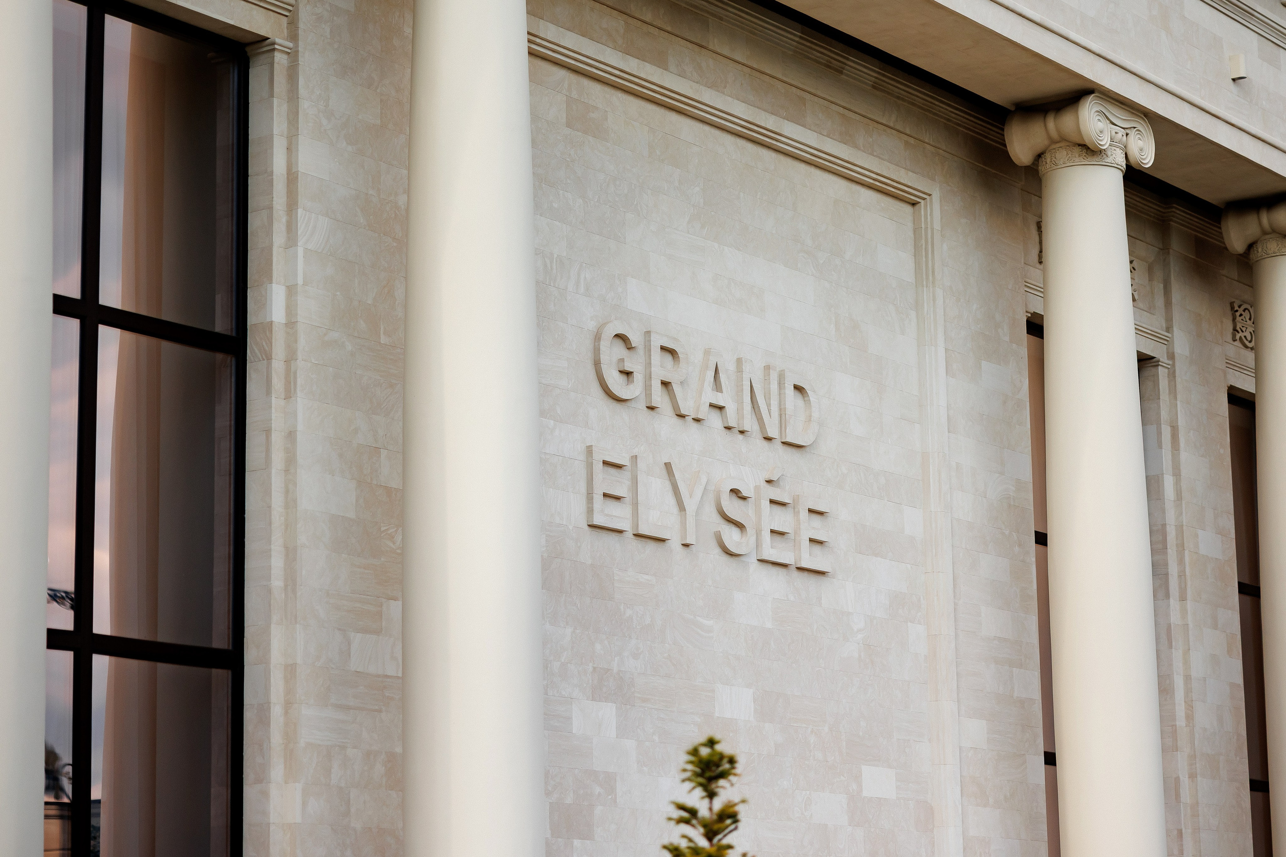 Eugen & Livia — Grand Elysee — Wedding Day. Servicii Foto și Video 067188353