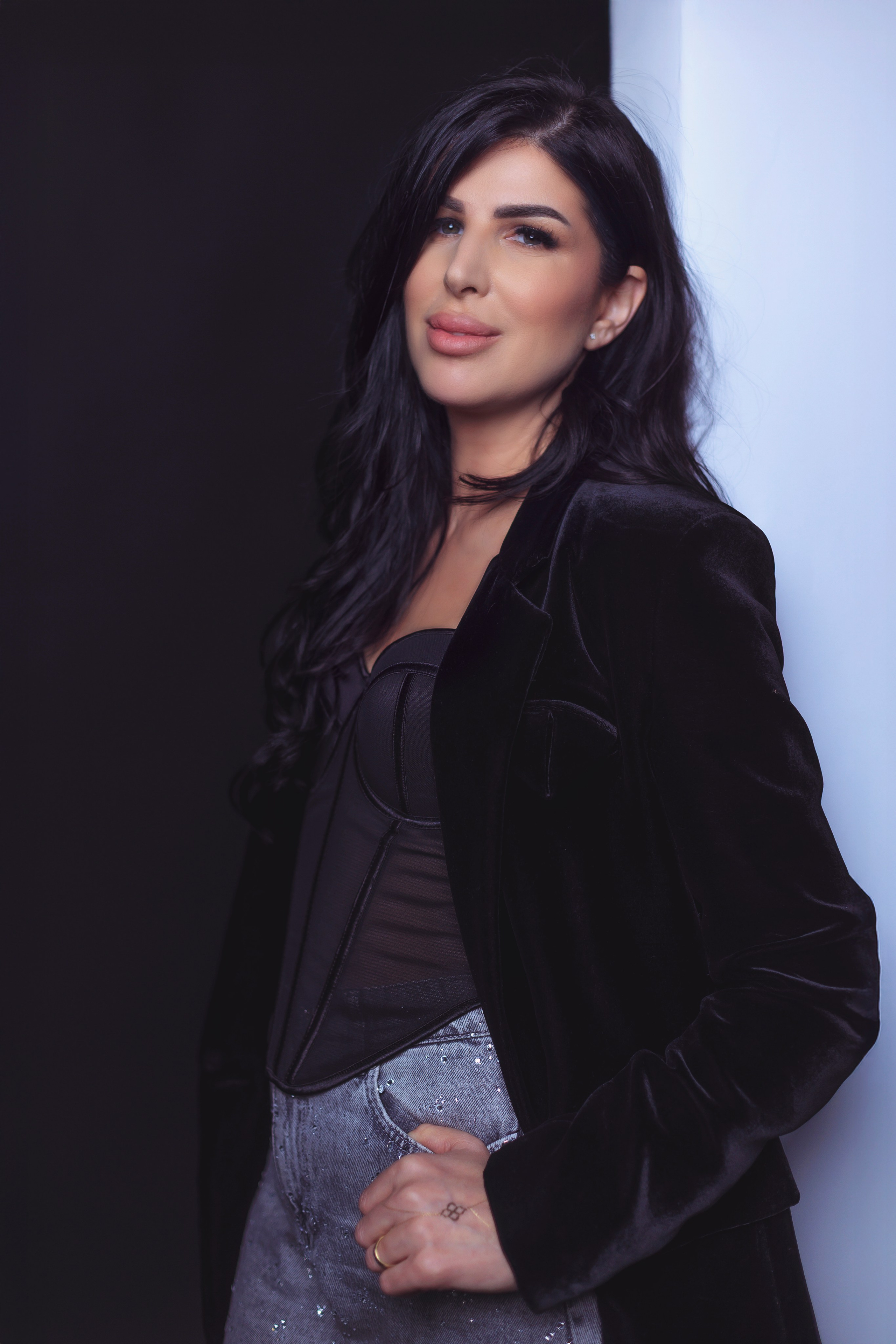 Portrete Constanta - O clipa de sinceritate in faţa camerei. Elena Mascan – Fotograf newborn, maternitate, portret, smash the cake & branding personal | La Femme Studio Photograpy|Constanţa