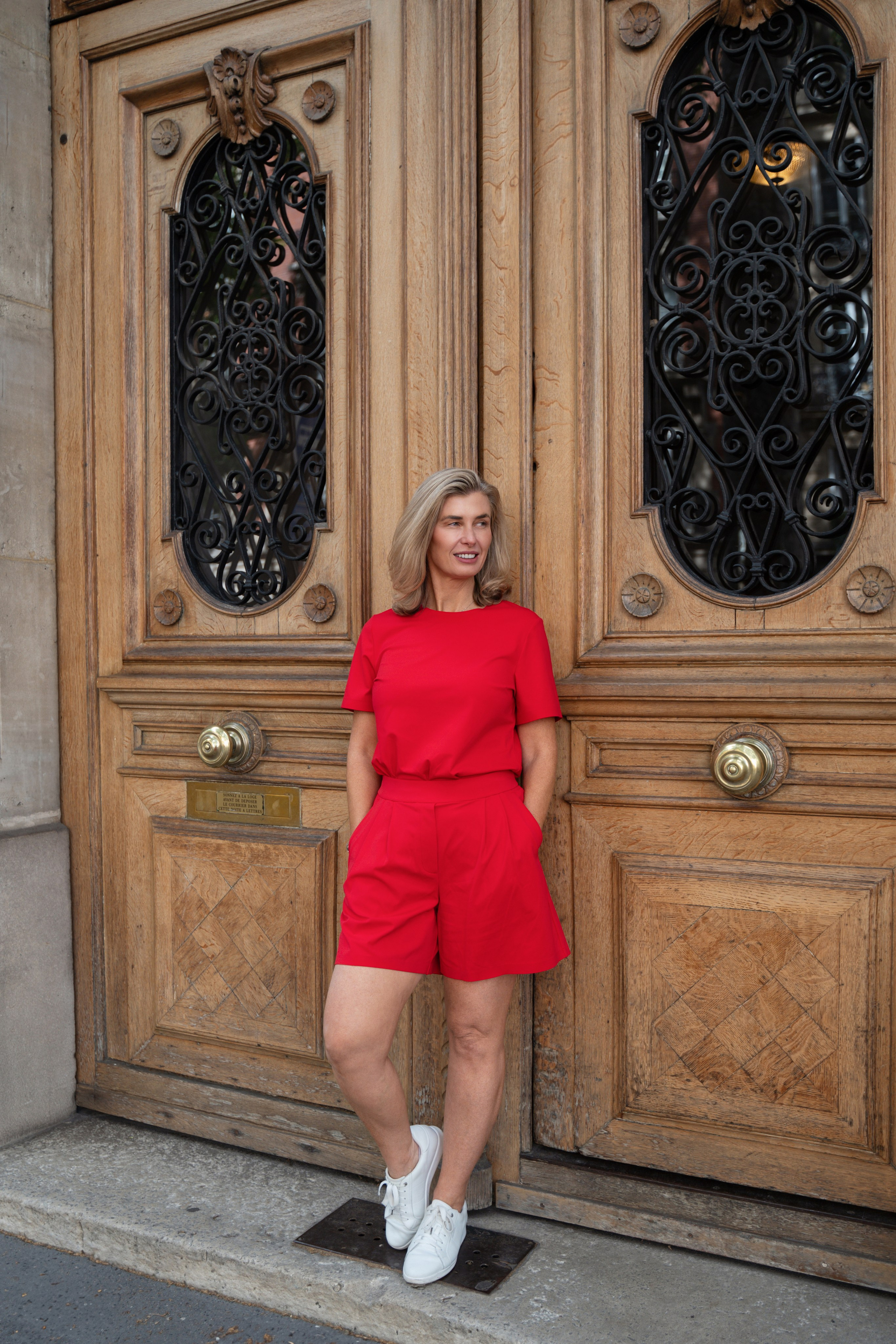 Content Nadia (2.5 hours). Photographer in Paris|Solo and groups, portraits & content, couples photo-shoot in Paris at the best locations