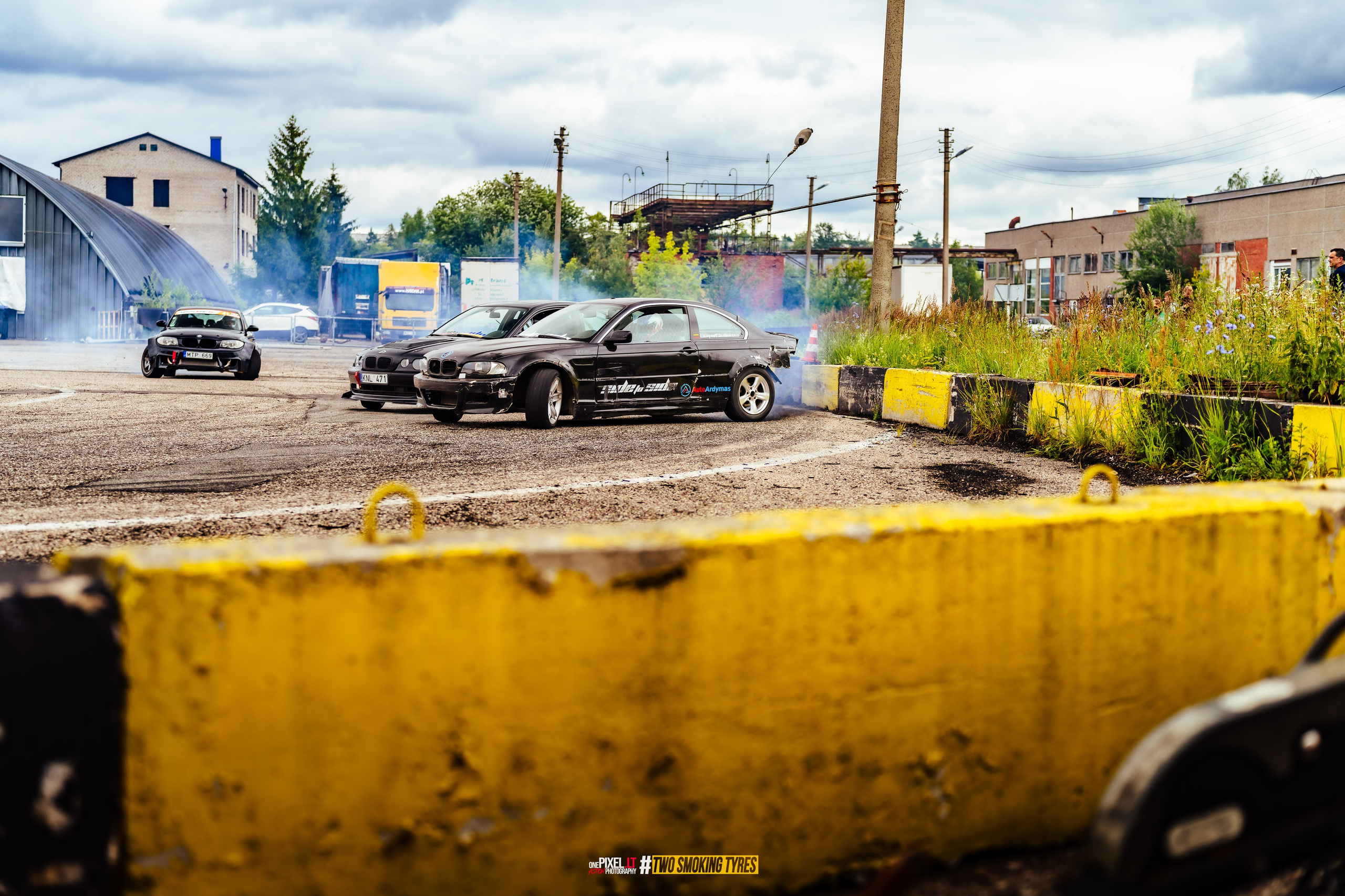 Side to Side #DRIFTDAY. OnePIXEL