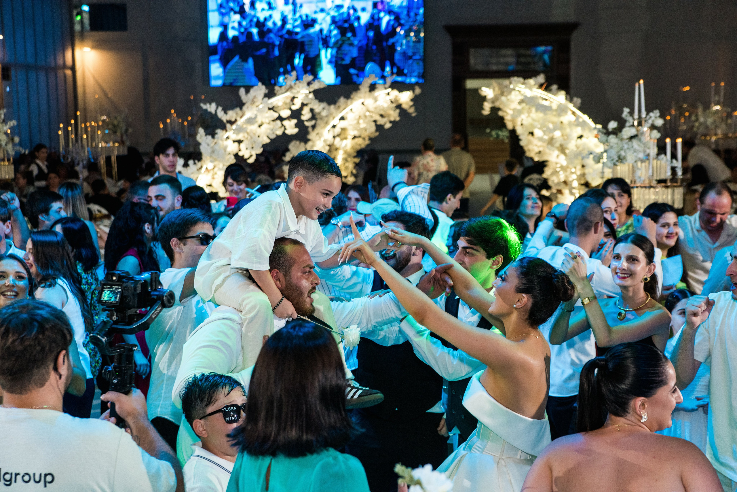 Грузинская свадьба Луки и Нино в Кутаиси. Свадебные фотографы в Грузии, Армении. Макс Коваленко и Лара Татосян. Свадебный видеограф