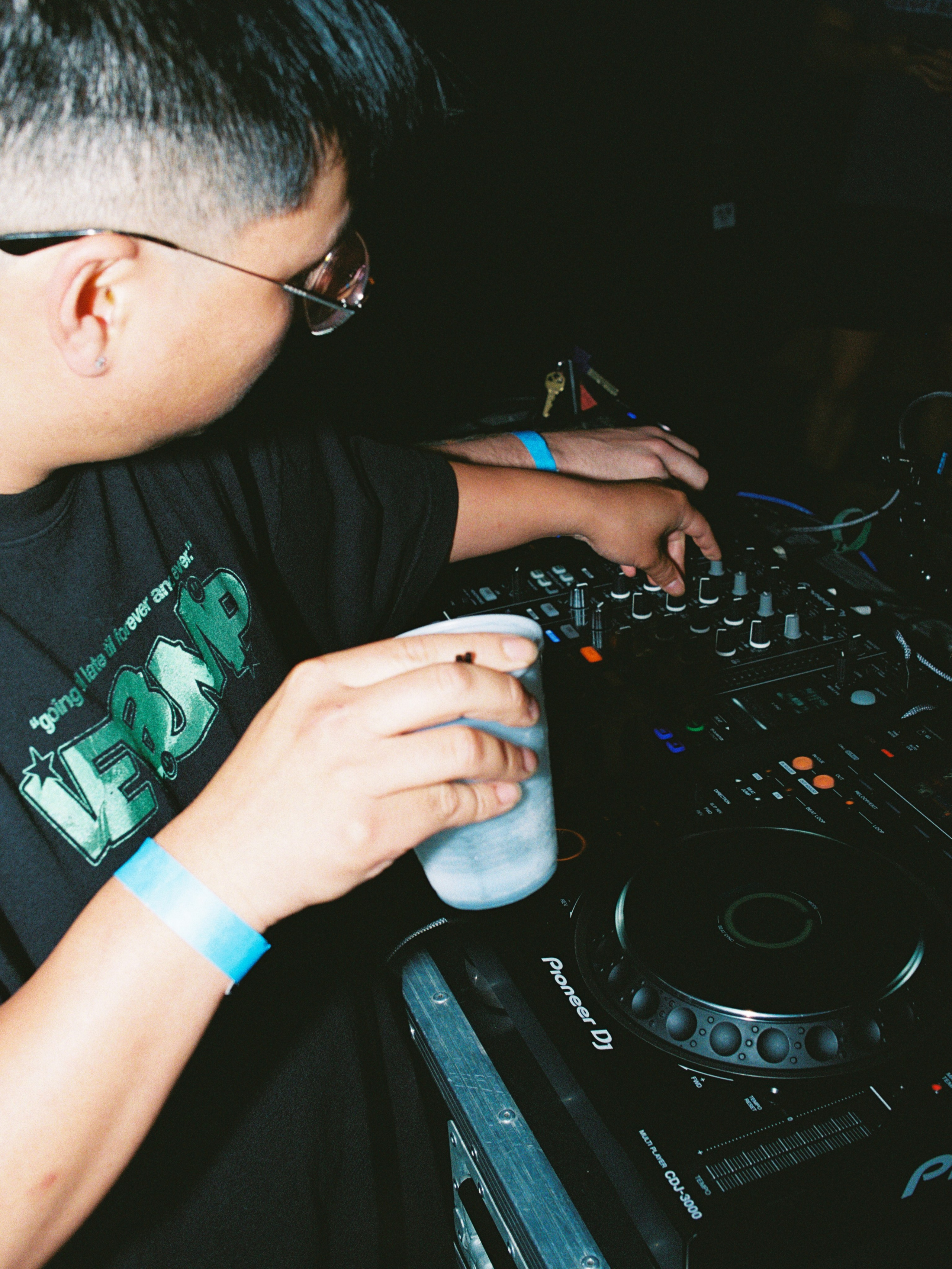 MUSIC AND EVENT. 35mm Photography by Brad Zgonena based in Chicago, IL