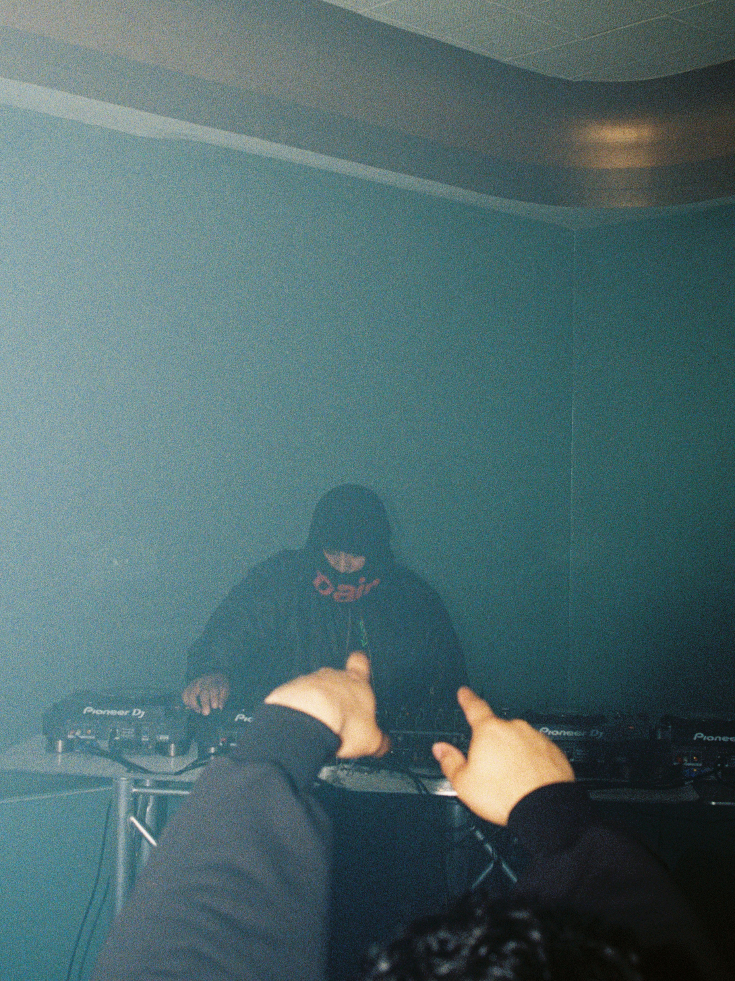 MUSIC AND EVENT. 35mm Photography by Brad Zgonena based in Chicago, IL