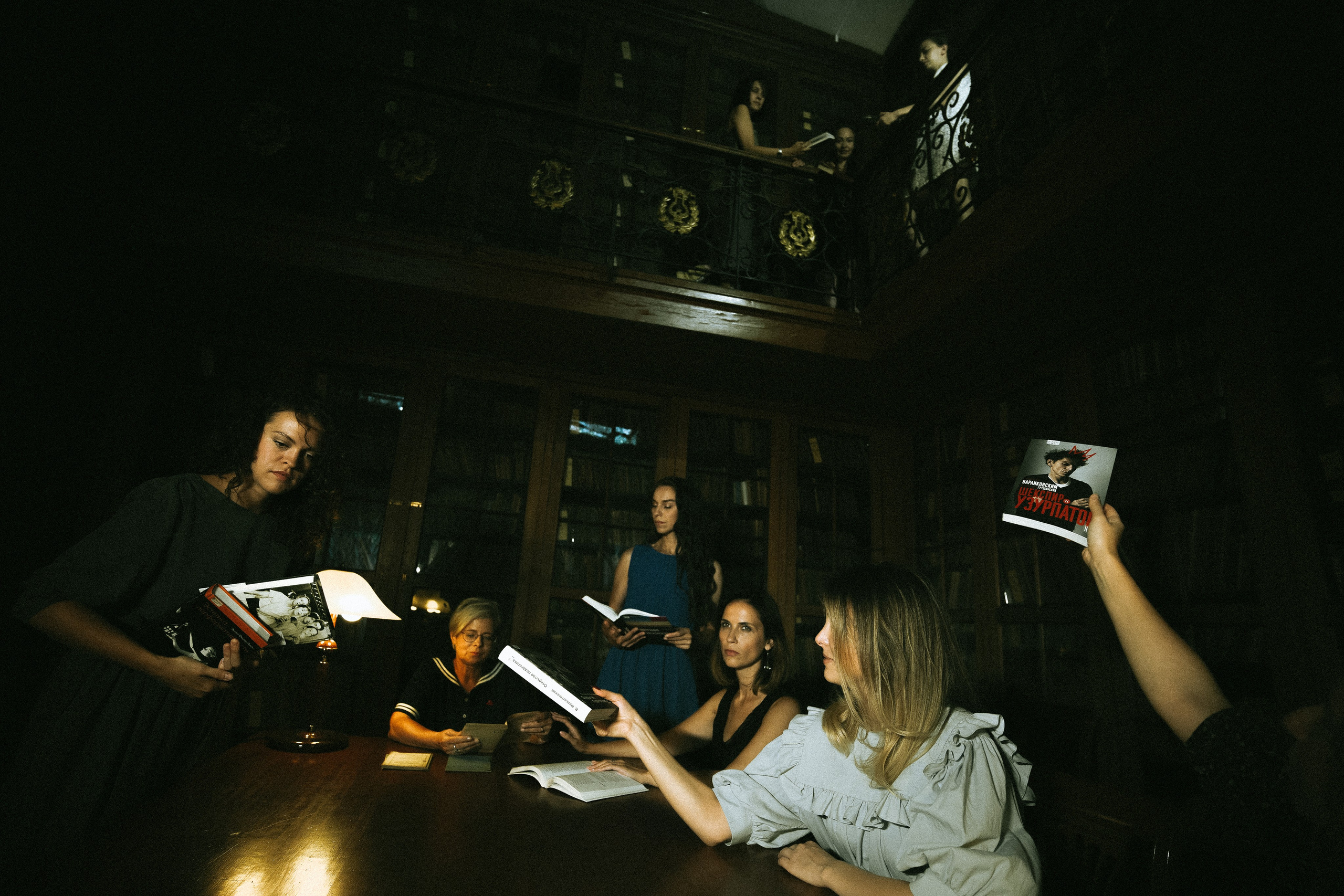 АКТРИСЫ?. Стрит-фотография, полная абсурда, идиотизма и красоты