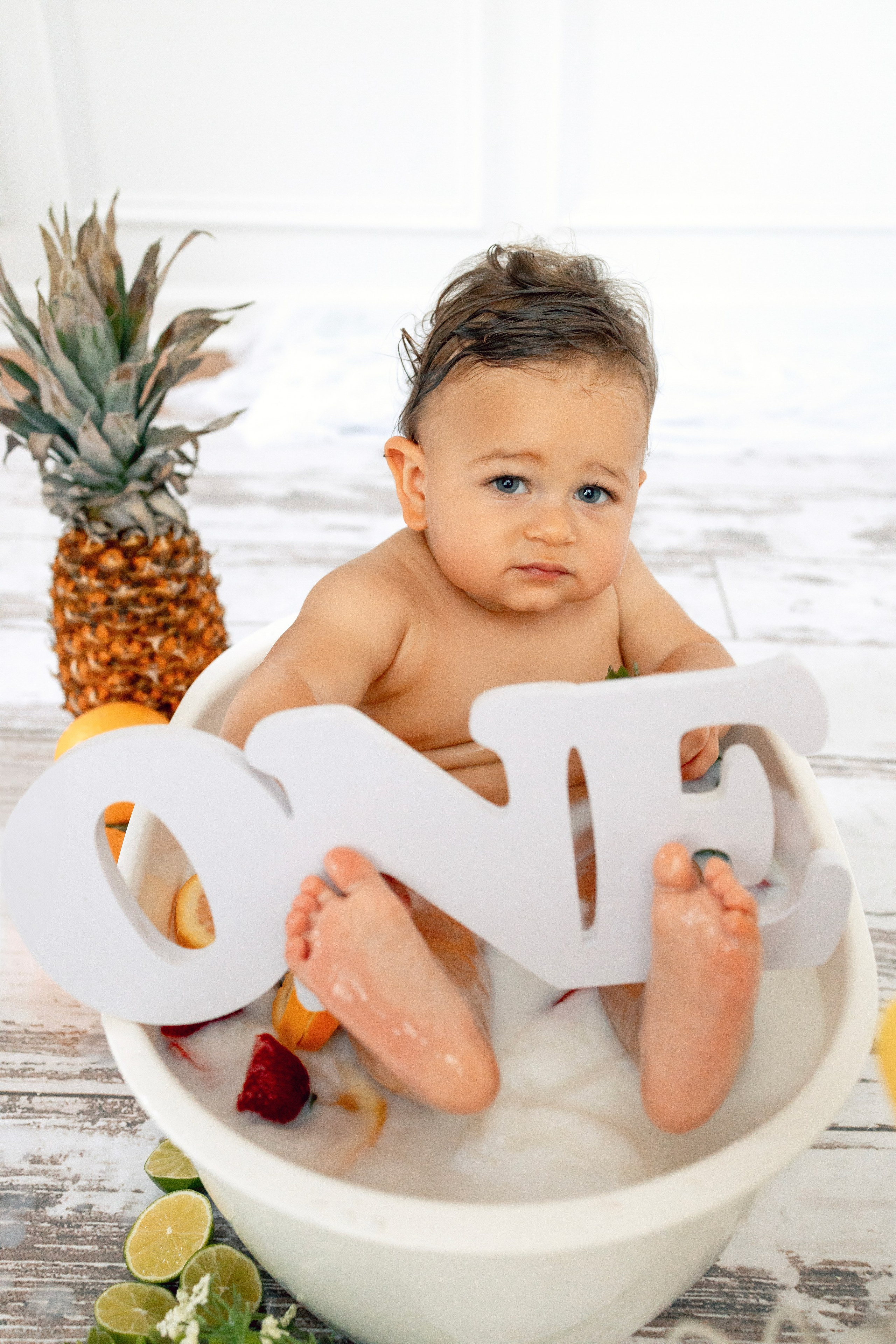 Milk bath. Anaeliseevaphoto.com