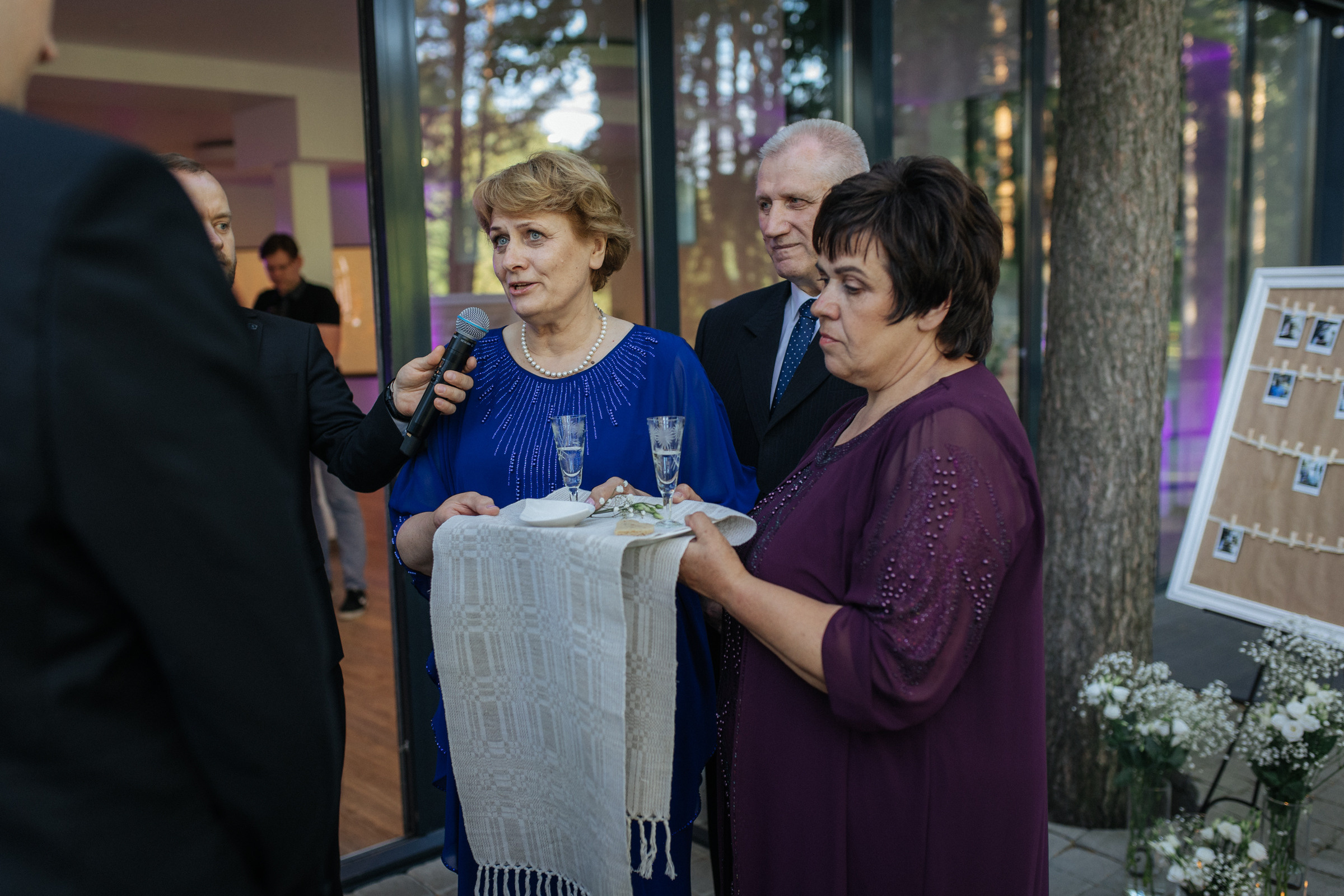 Dovilės ir Gedimino vestuvinė fotosesija Tytuvėnų ansamblyje