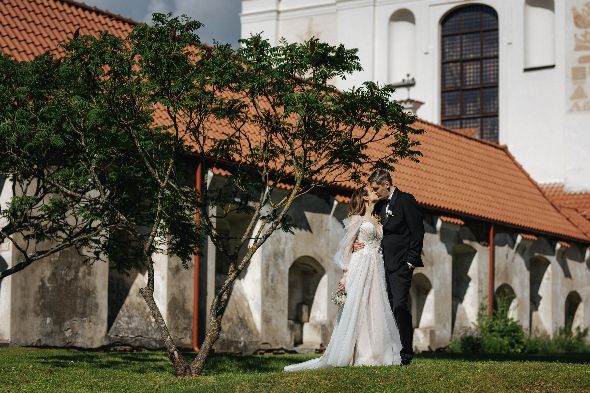 Dovilės ir Gedimino vestuvinė fotosesija Tytuvėnų ansamblyje