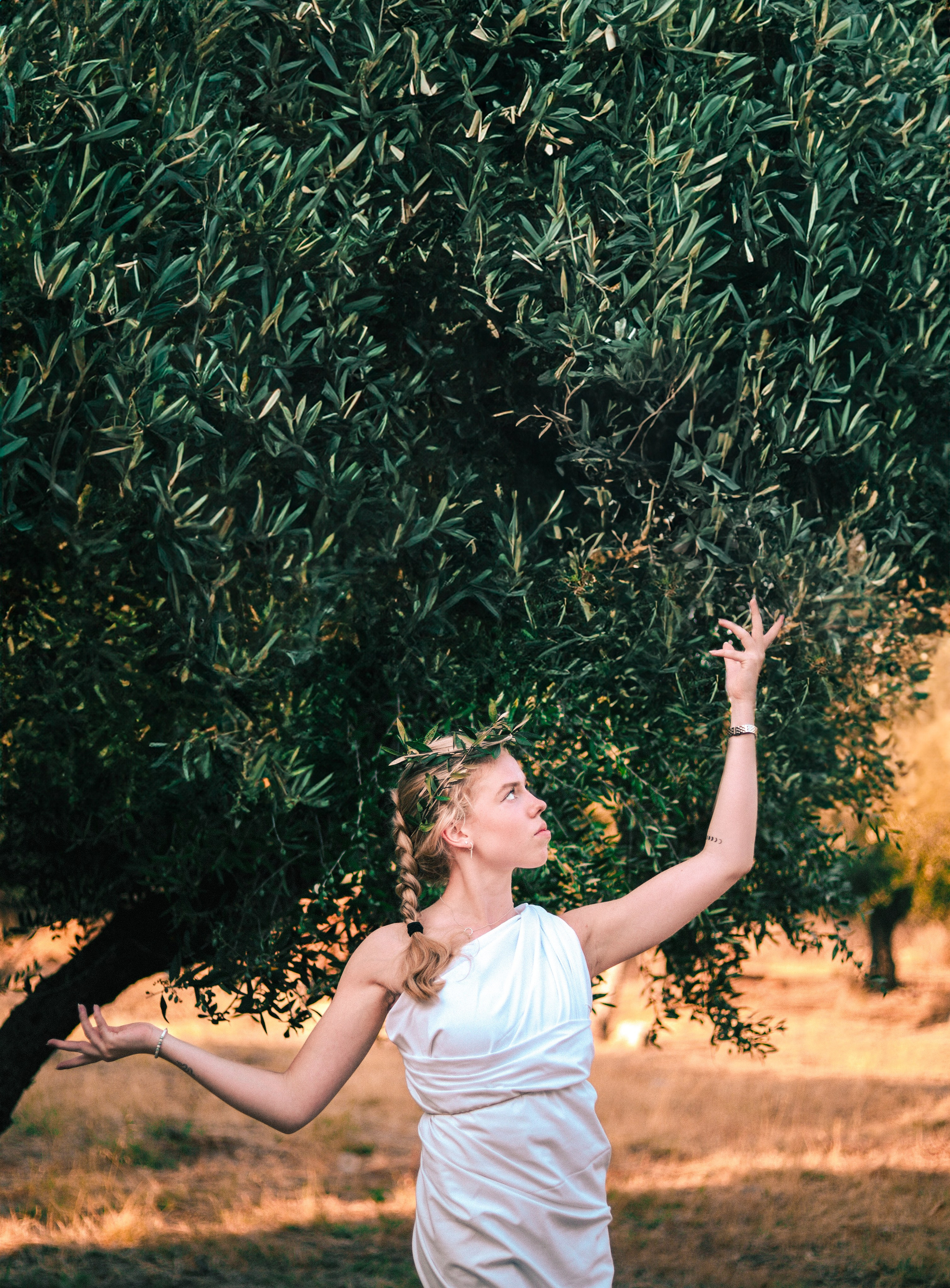 Professional Portrait Photography in Crete – Elegant & Timeless Shots. Photographer Maria Chedroom