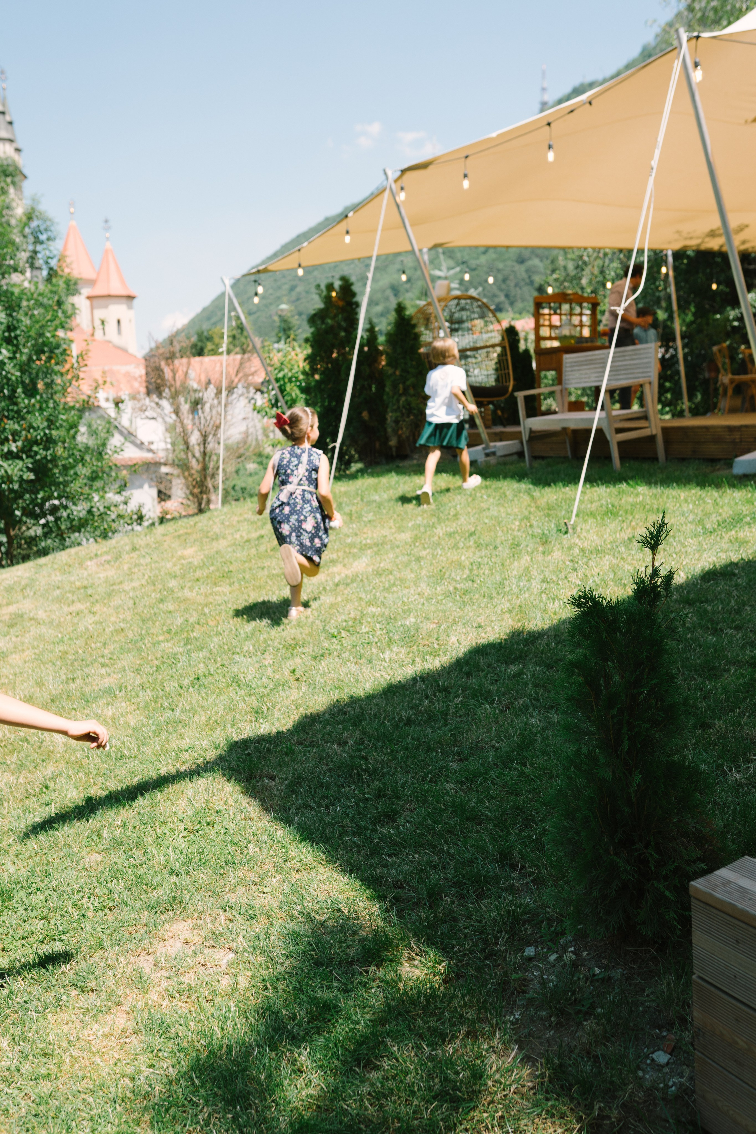 Fotografie de Eveniment Brașov: Povești Vizuale | Mădălina Beda. Madalina Beda- Artist vizual, fotograf, doula la nastere, consultant babywearing Brasov si in toata tara