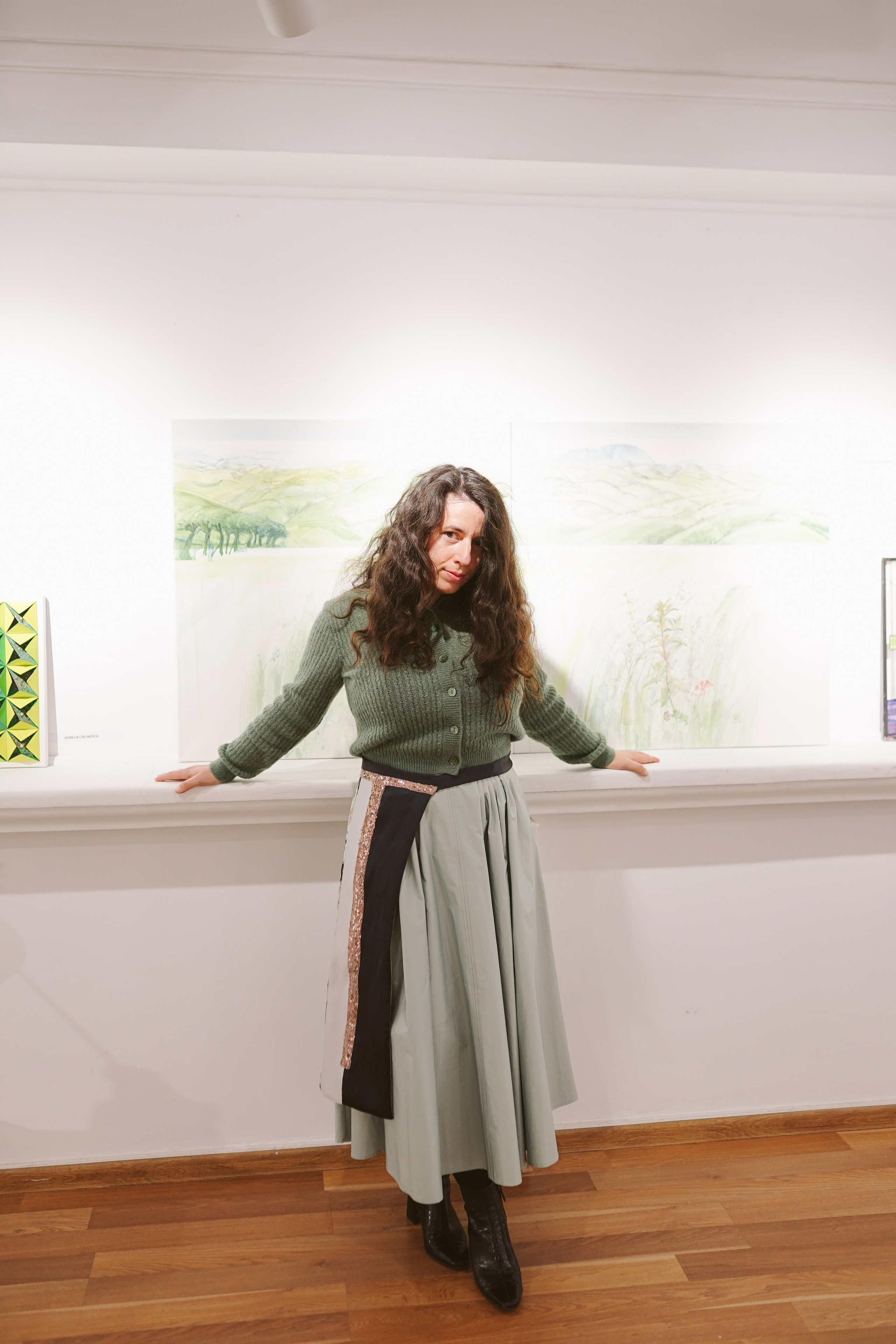 Expoziție Foto Maternitate Brașov | Mădălina Beda. Madalina Beda- Artist vizual, fotograf, doula la nastere, consultant babywearing Brasov si in toata tara