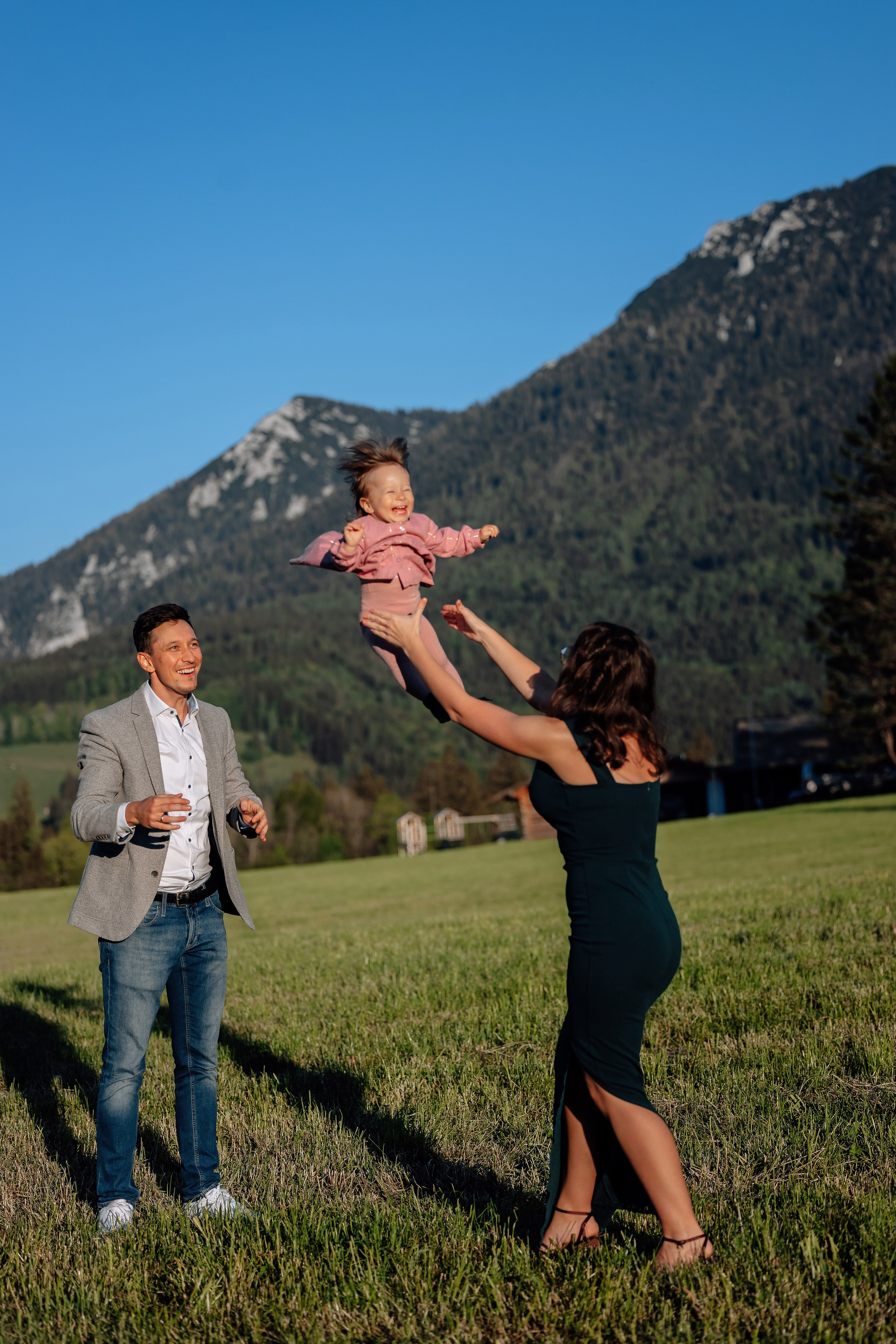 In der Nähe der Berge (bei Ruhpolding). Hochzeitsfotograf München Taufe Familienfotograf Tanja Mauke