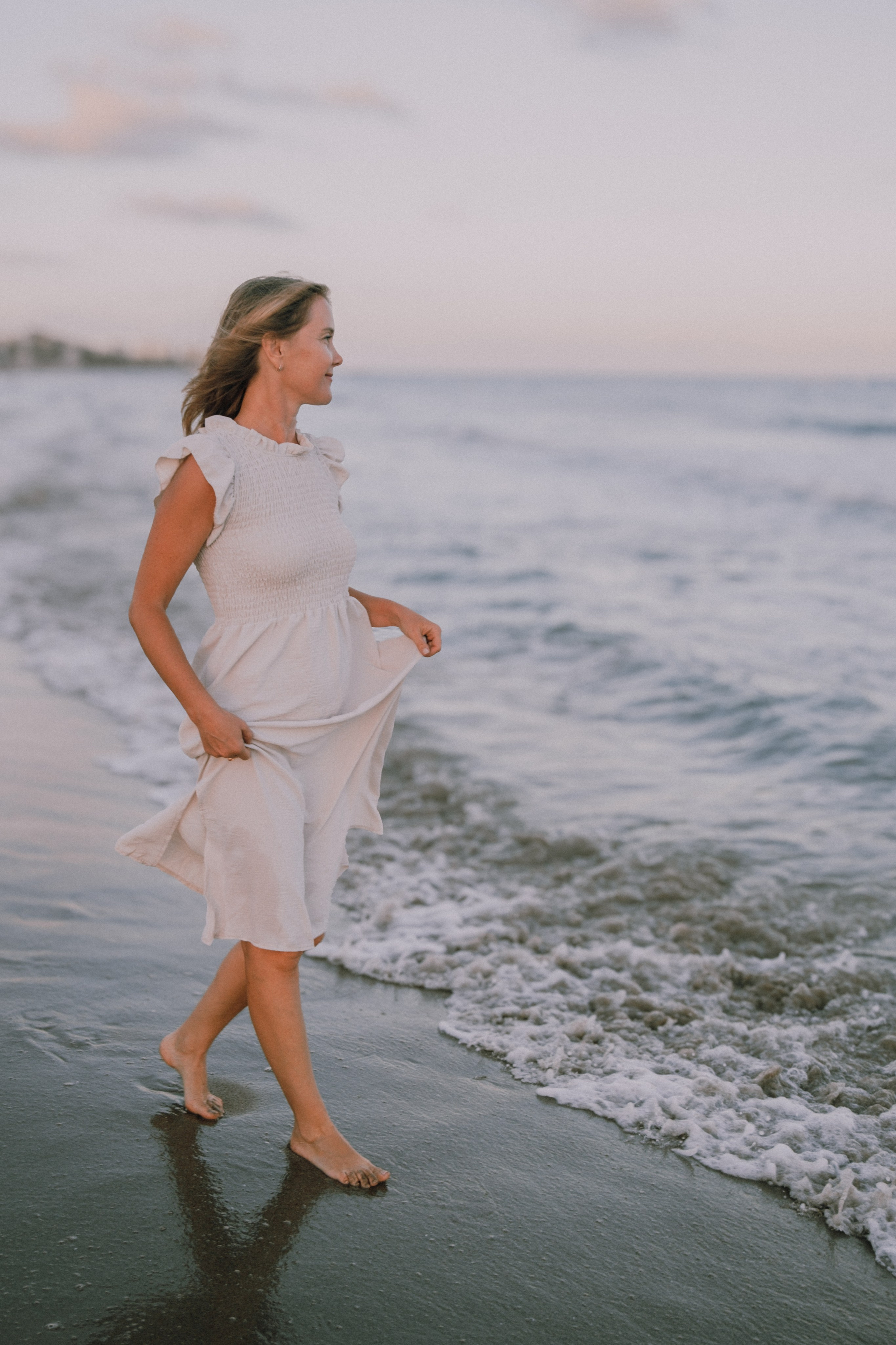 Sesión familiar en la playa. Fotografía profesional en Calafell - Elena Medvedeva