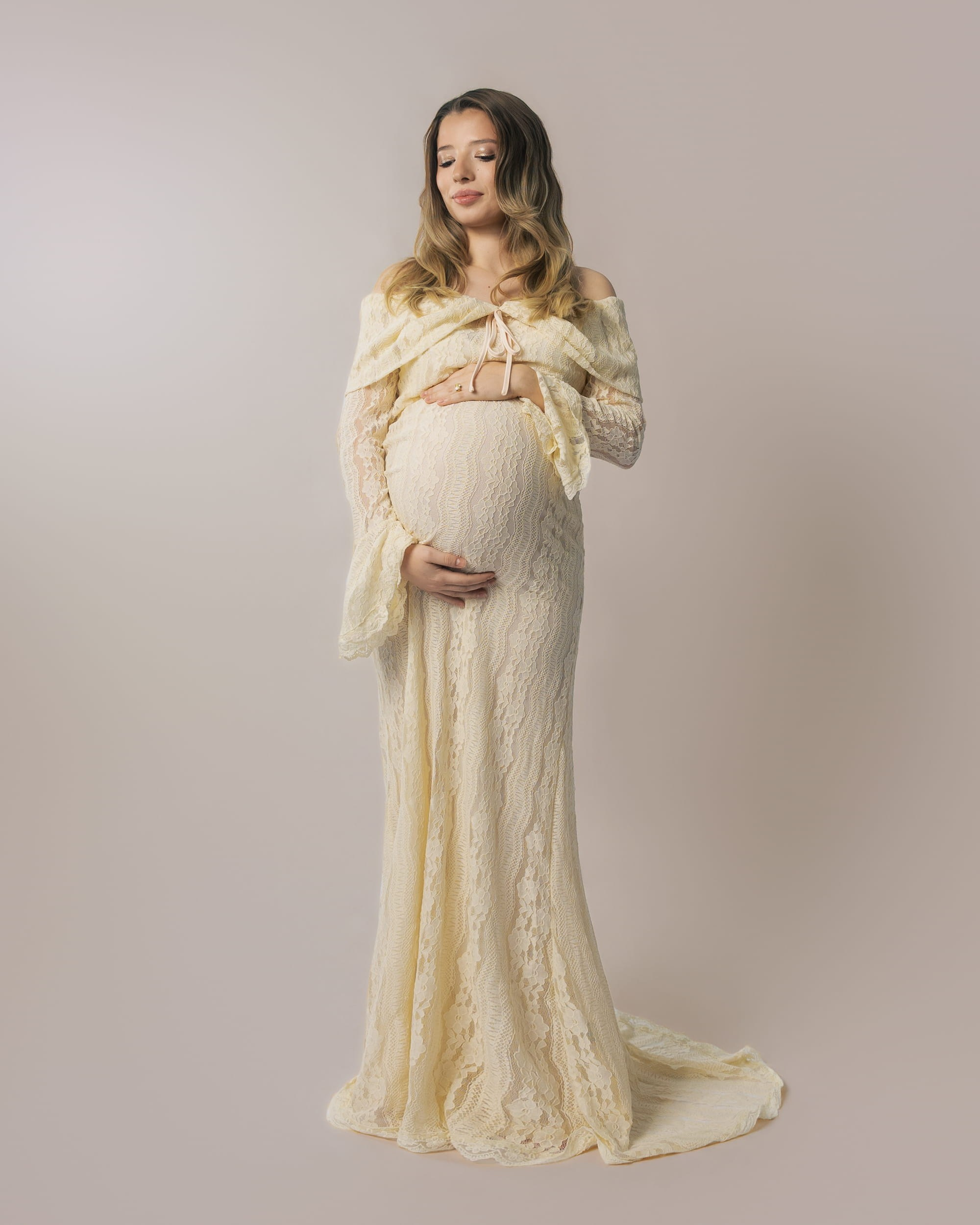 Elegant Studio Maternity Photography in Rotterdam