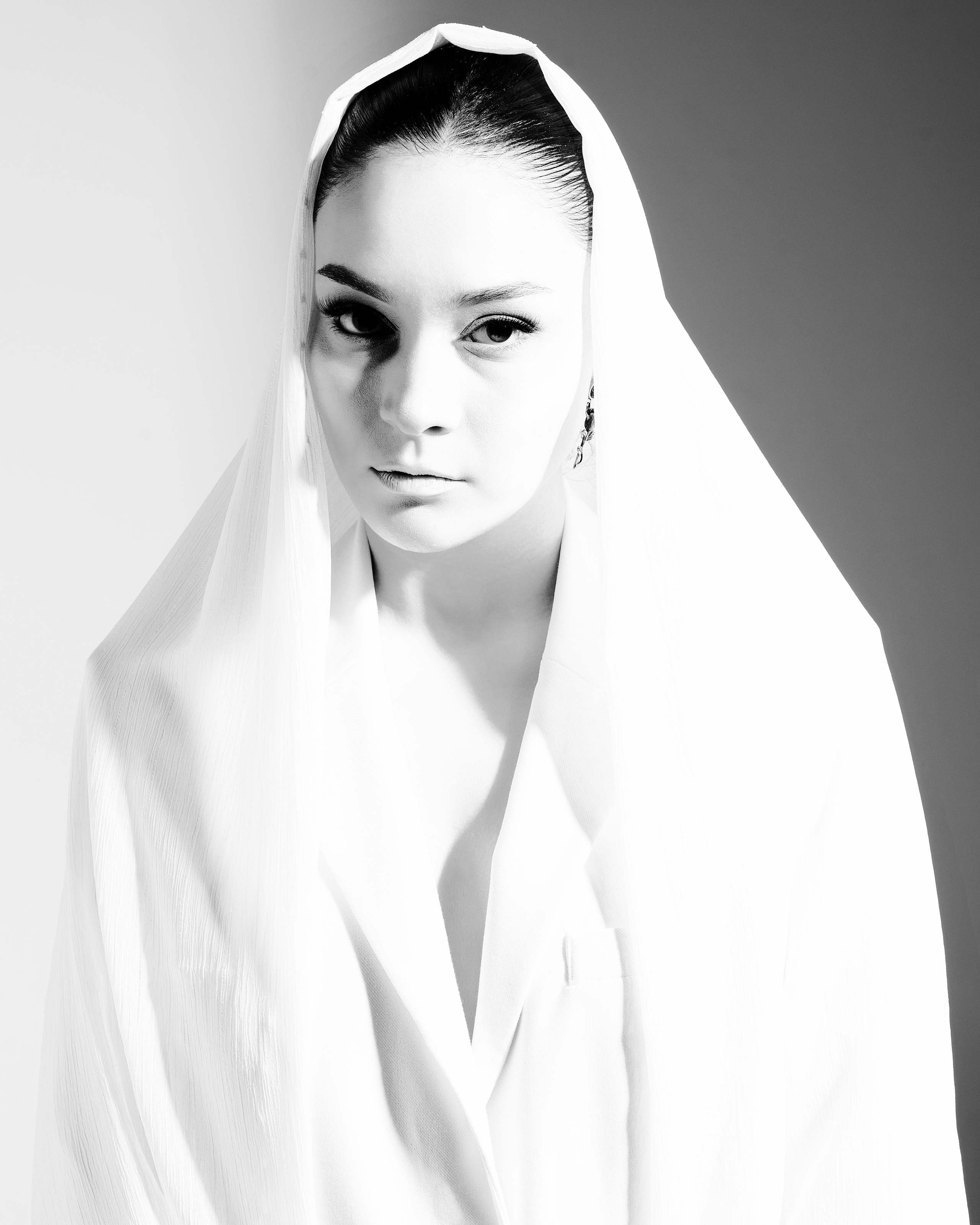 The white rose behind its own eyes. Фотограф Баку Тбилиси