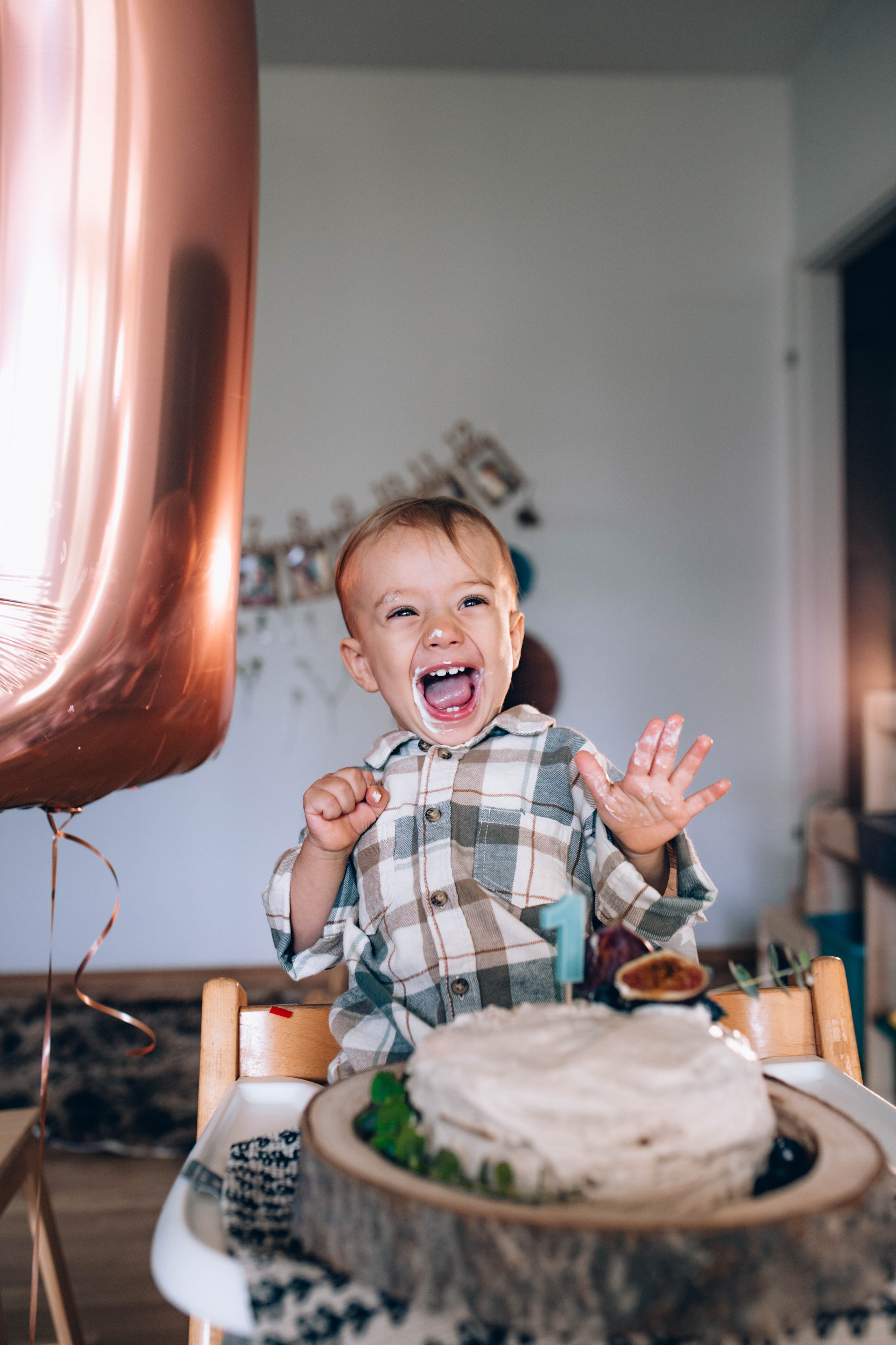 1 year old. Portrait family photographer in Berlin Elena Zakh