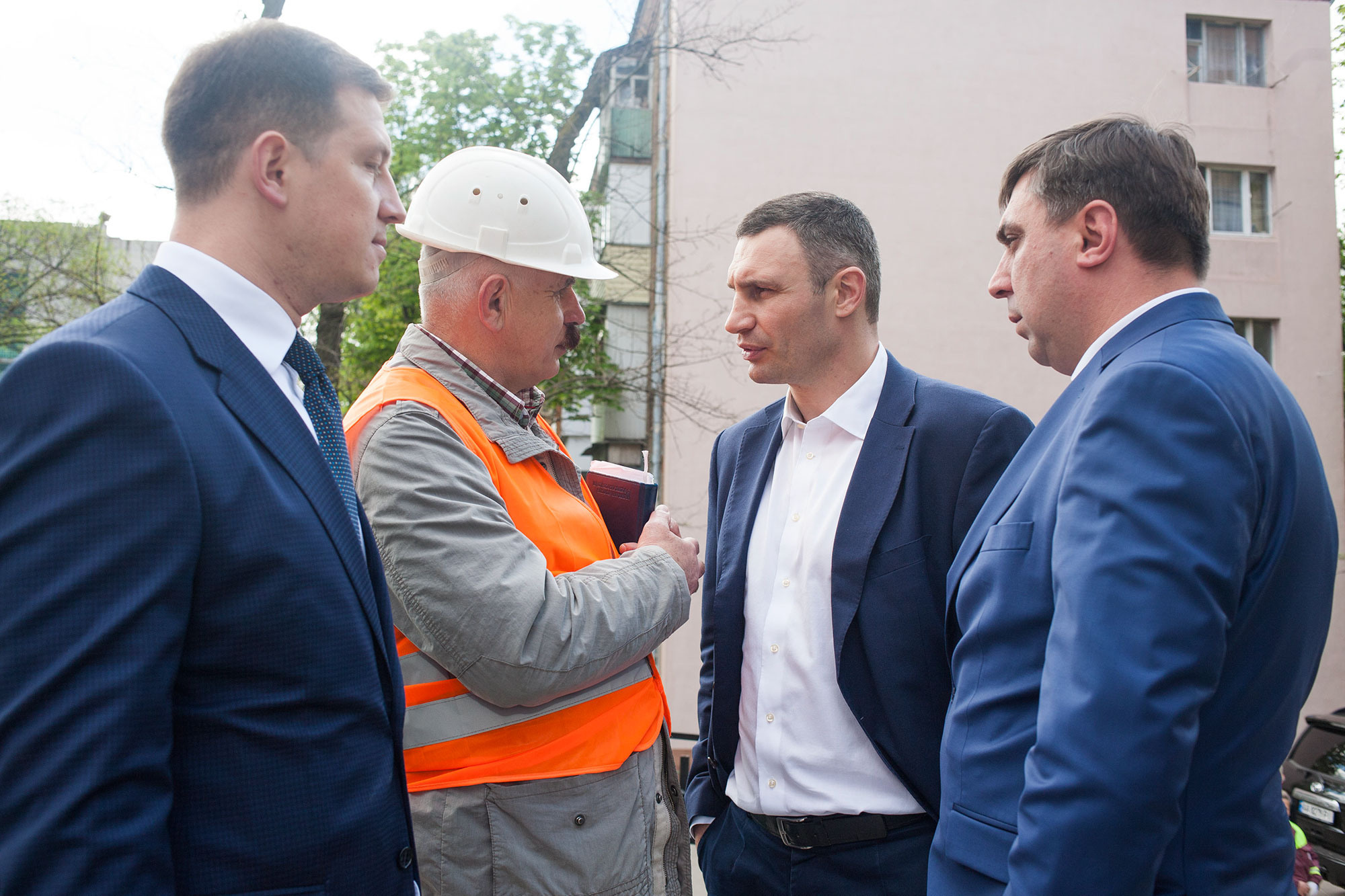 Reporting the Kyiv City Administration. Portrait family photographer in Berlin Elena Zakh