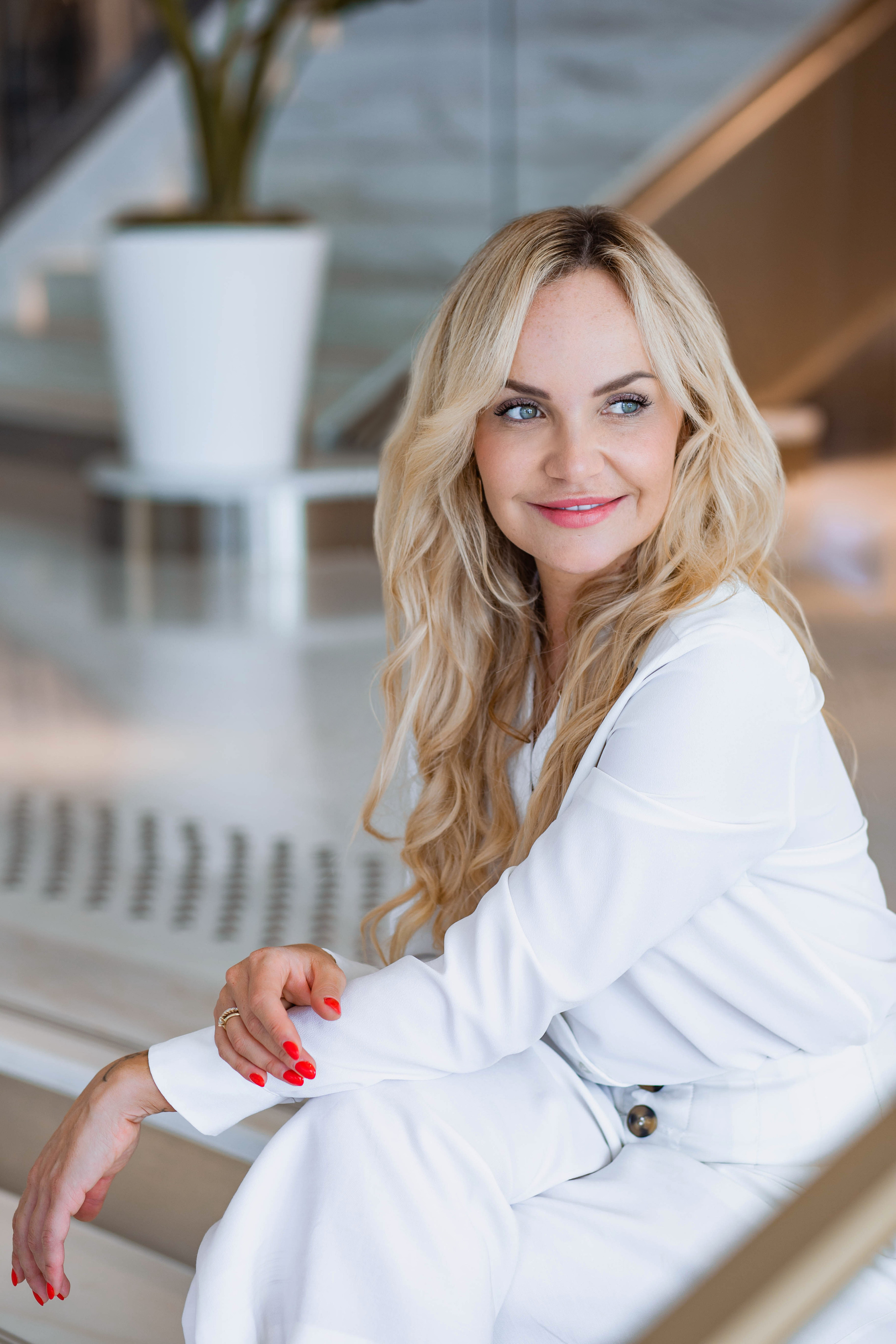 Women. Portrait family photographer in Berlin Elena Zakh