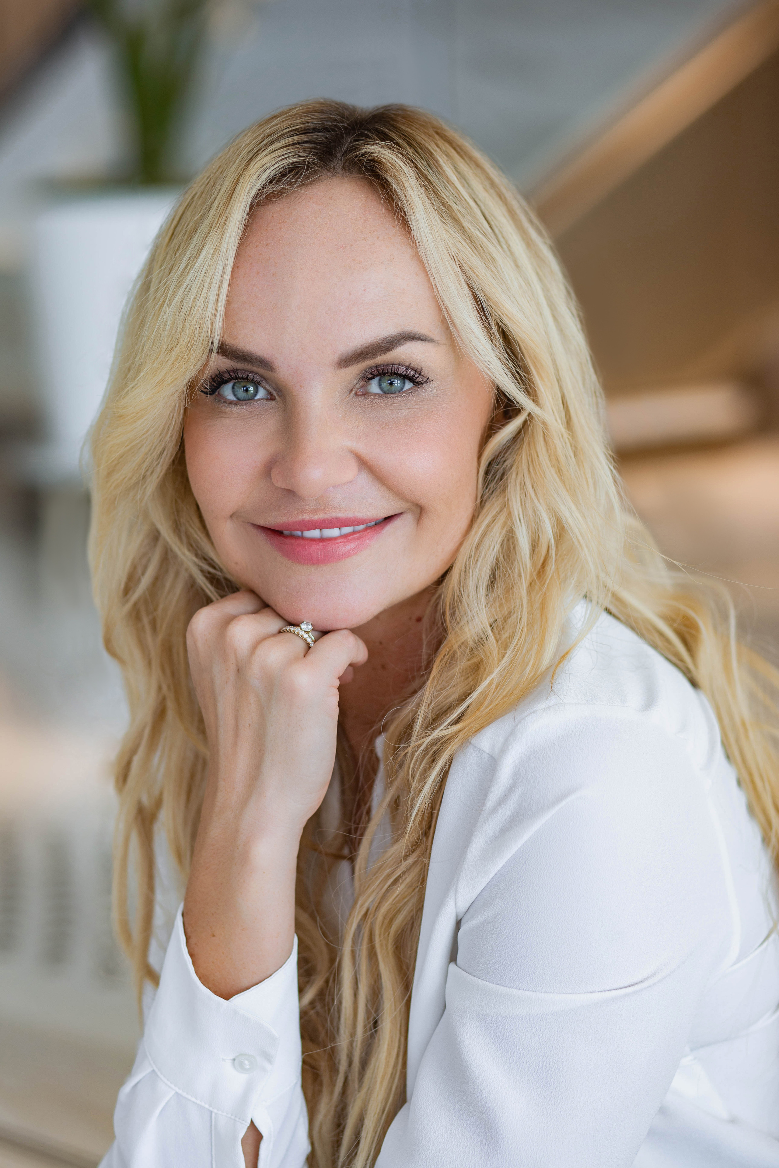 Women. Portrait family photographer in Berlin Elena Zakh