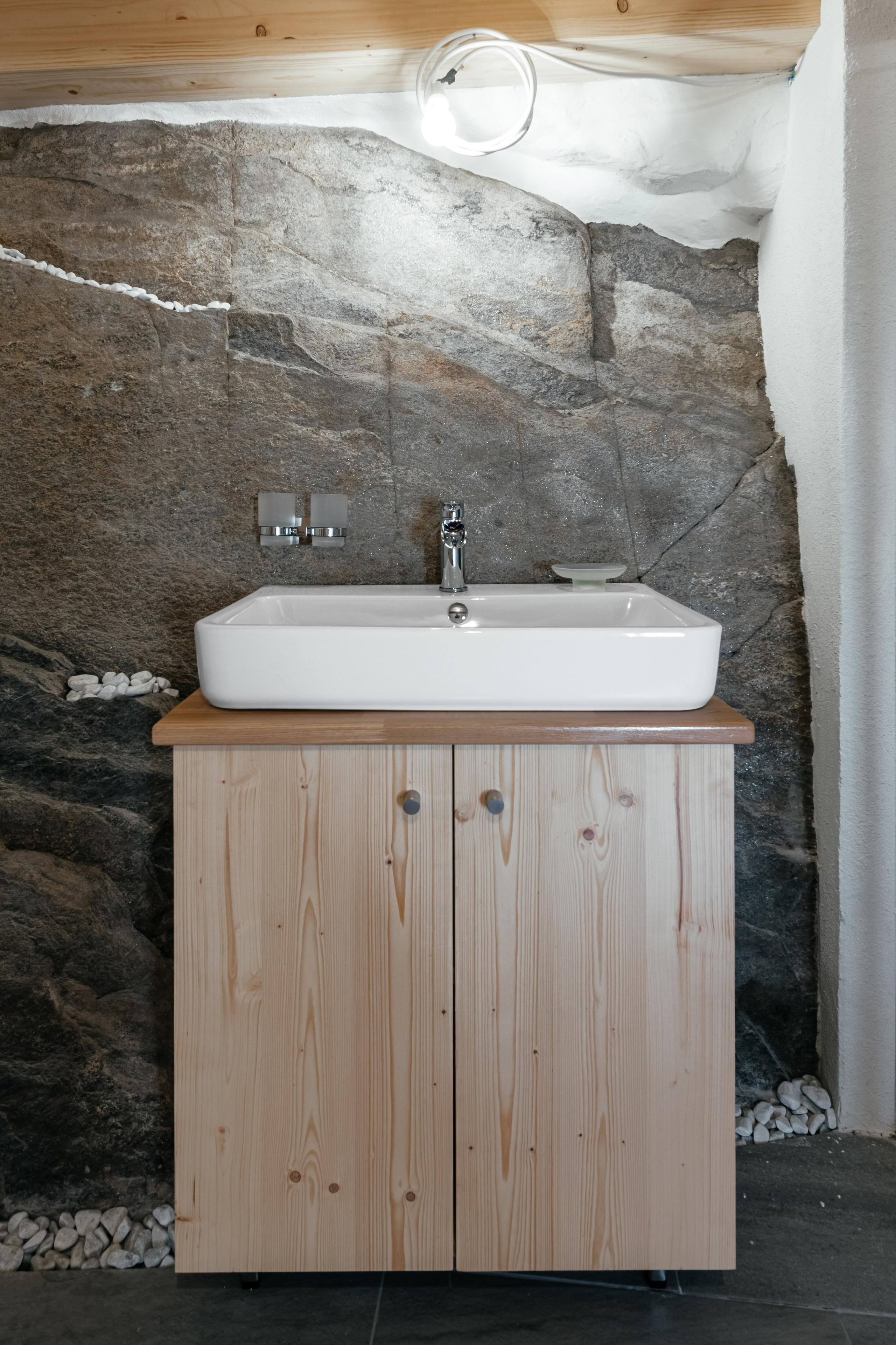 Rustico, VAL RESA, TICINO. Hallo! Ich bin Elena und arbeite als Immobilienfotografin