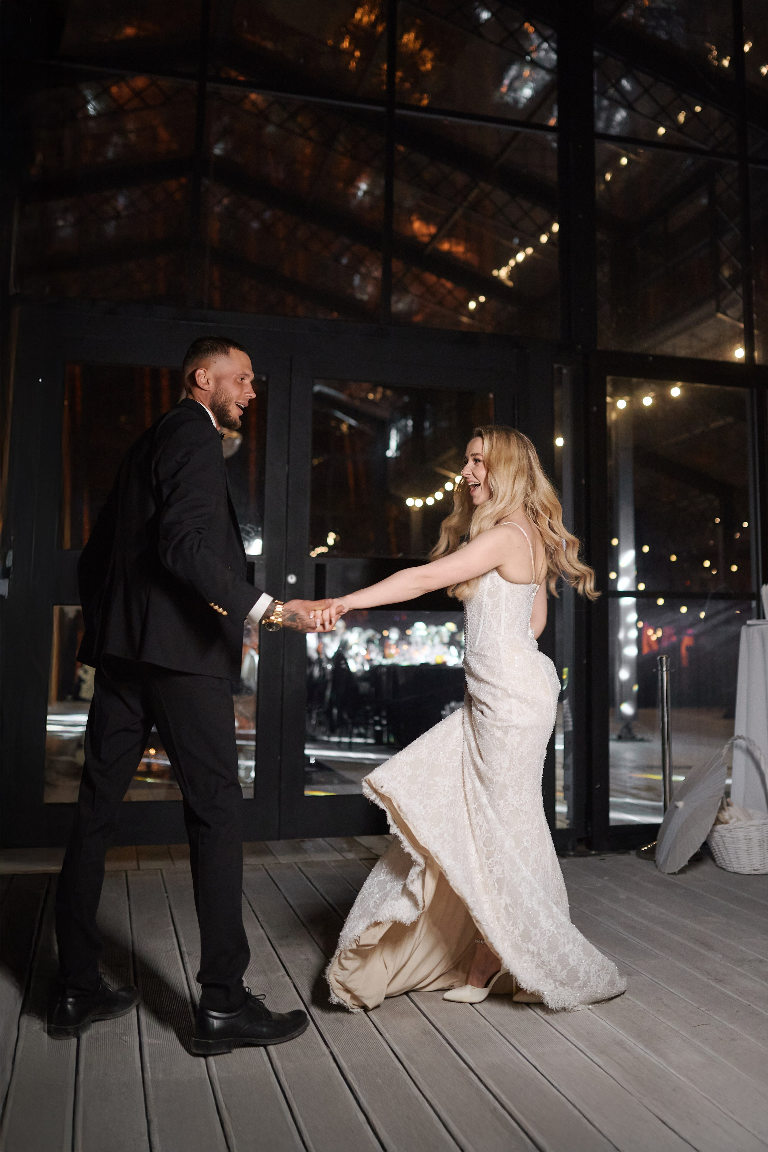 Natalia & Roman. Dworek przy lesie. Fotograf ślubny i rodzinny w Krakowie Yana Klymova