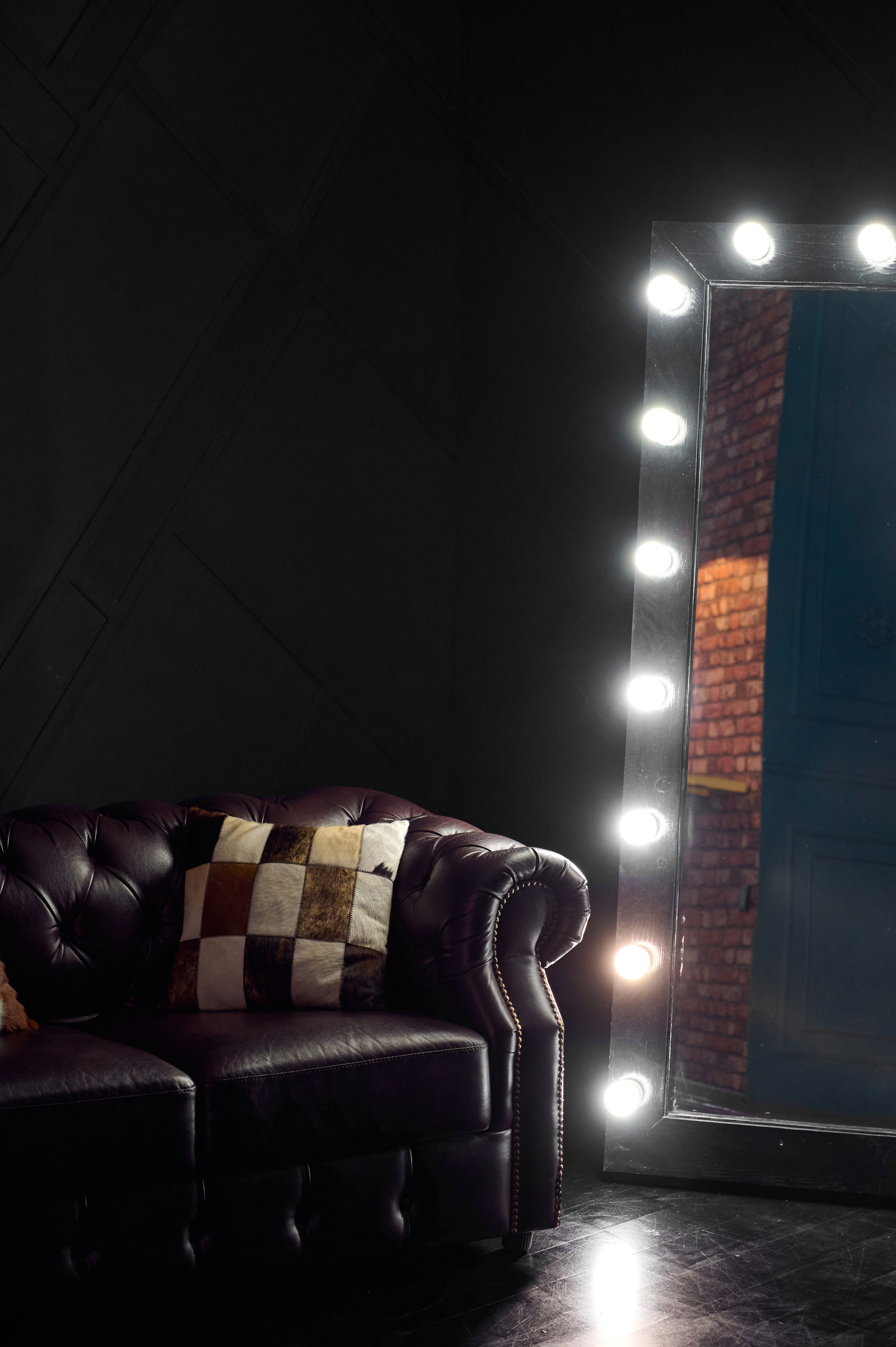 Зал «Loft» — (ул.Бабура, 73Б). 2astudio.uz