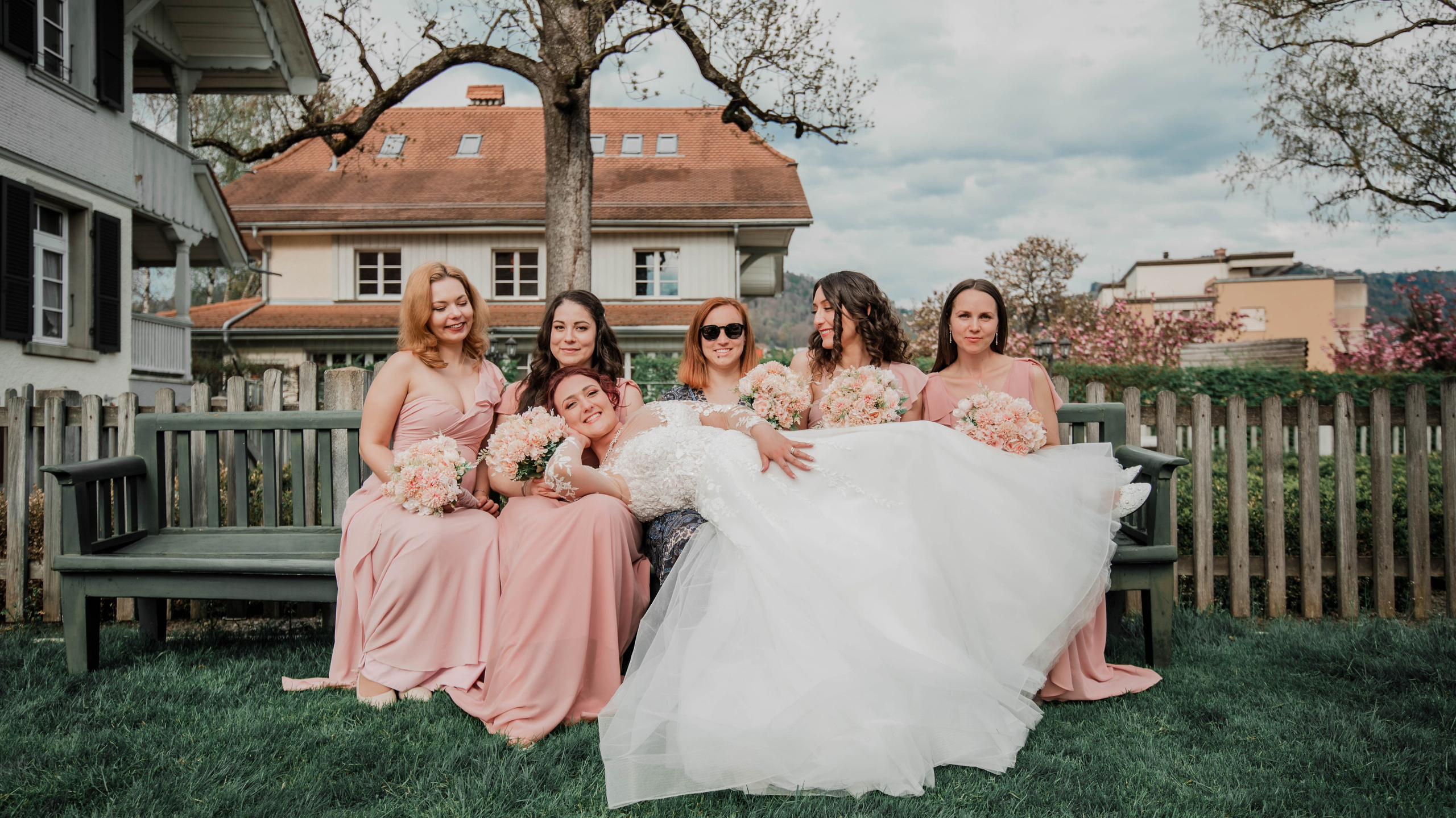 Hochzeit in Bern – Ella & Adrian. Authentische, emotionale, zeitlose Hochzeitsfotografie aus Albstadt