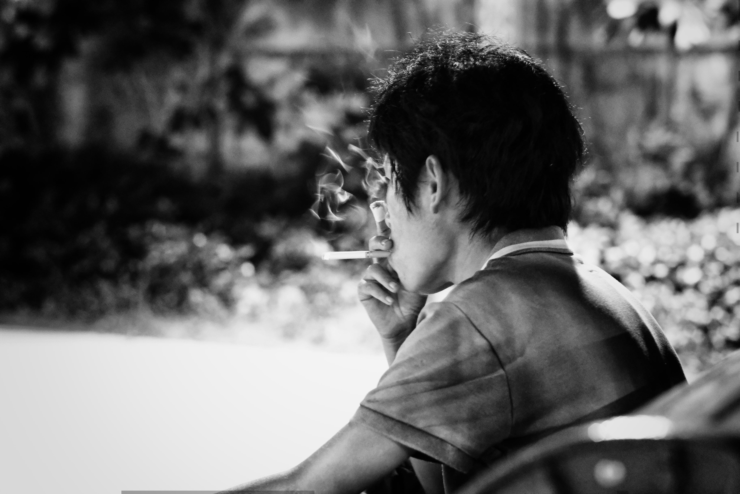 Smoking | Public Smoking | Shenzhen | China | 吸烟 | 公共场所吸烟 | 深圳 | 中国