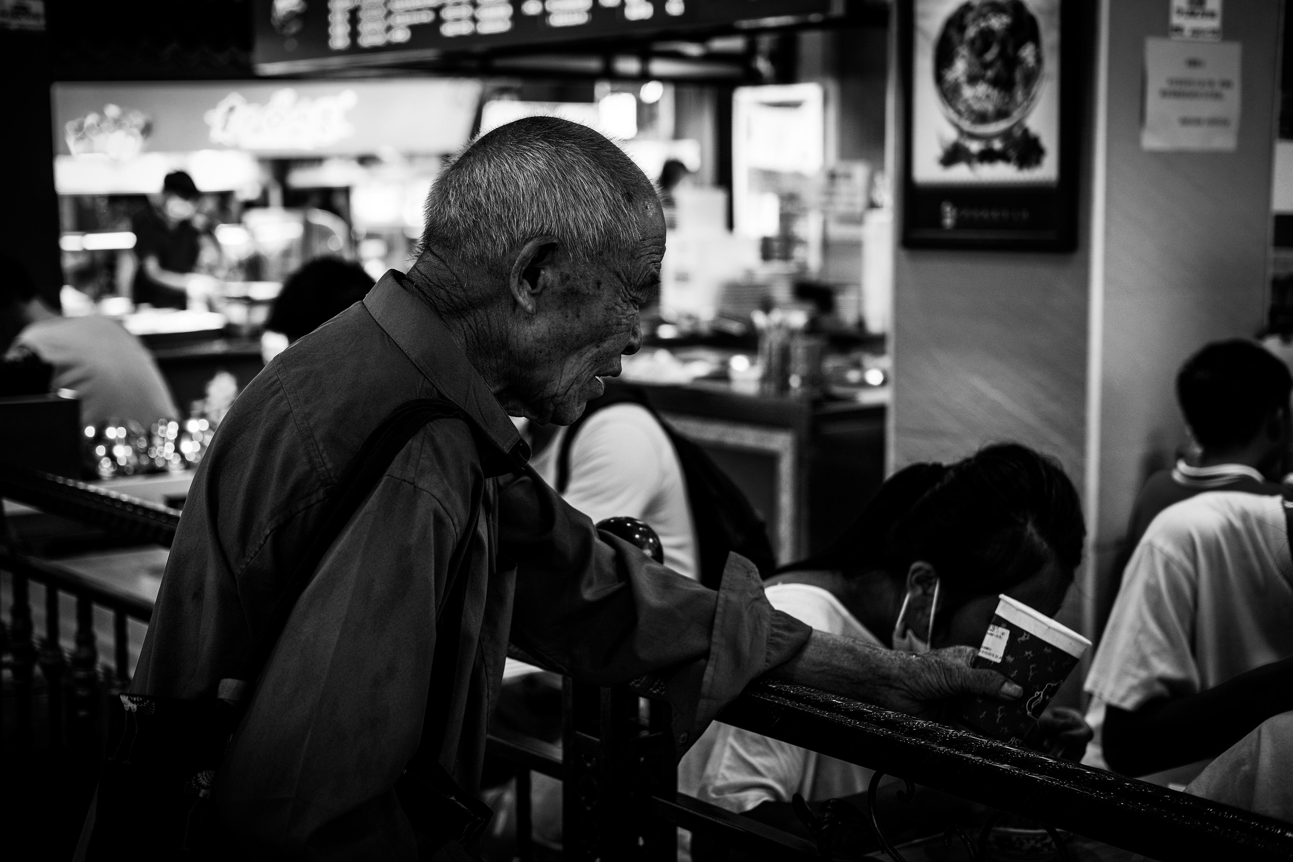 Homeless | Male | Shenzhen | China | 无家可归者 | 男 | 深圳 | 中国